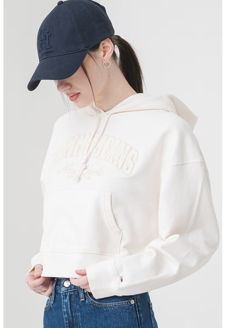 Tommy Jeans Hanorac crop cu logo brodat - Crem