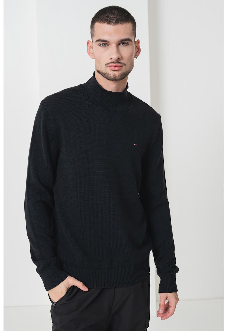 Tommy Jeans Pulover slim fit din bumbac organic cu guler inalt - Negru