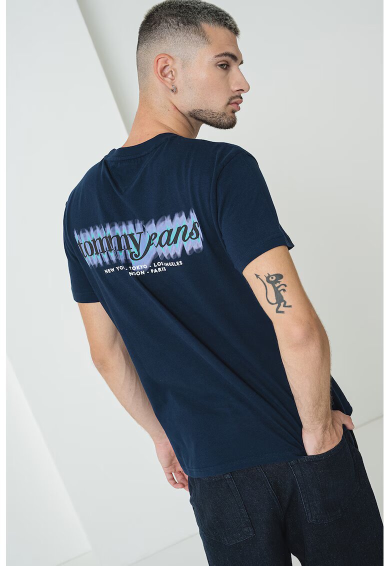 Tommy Jeans Tricou cu decolteu la baza gatului si imprimeu pe partea din spate - Verde/Bleumarin