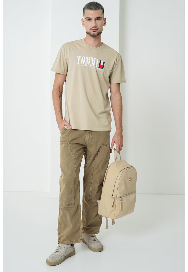 Tommy Jeans Tricou cu imprimeu logo si decolteu la baza gatului - Maro nisip
