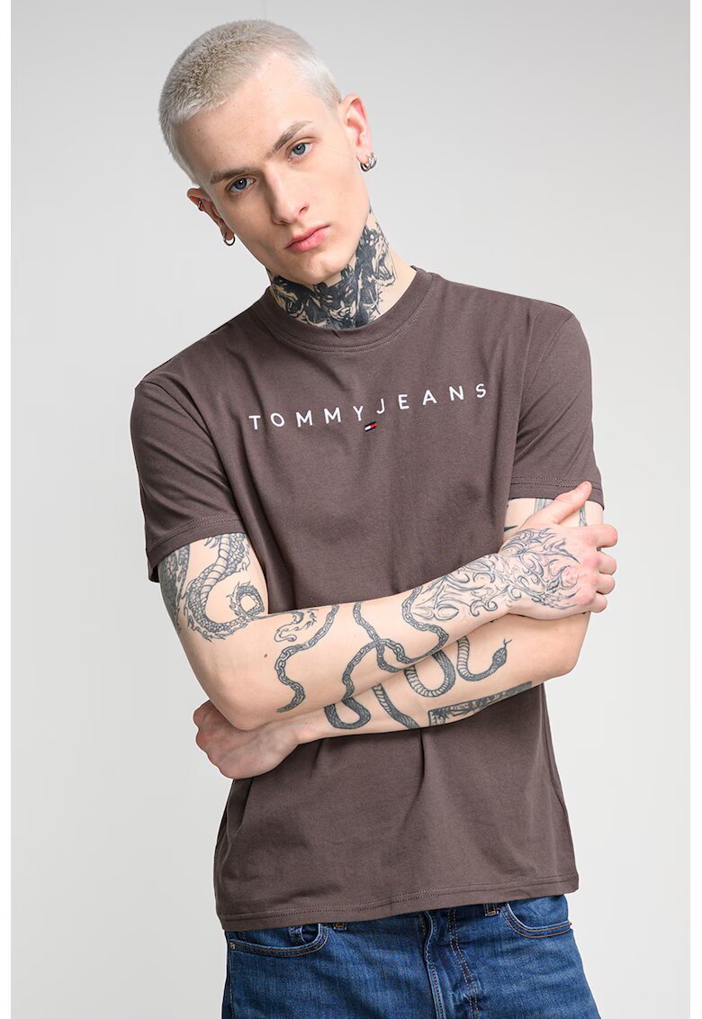 Tommy Jeans Tricou regular-fit cu logo brodat - Maro inchis