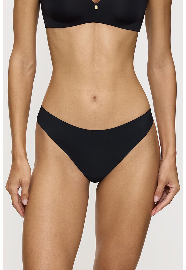 Triumph Chiloti tanga cu dantela pe partea din spate Pretty Micro - Negru stins