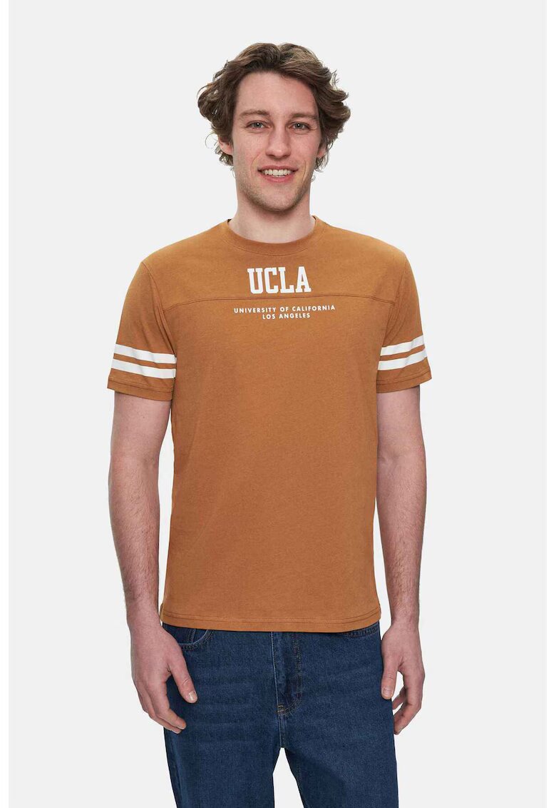 UCLA Tricou regular fit cu decolteu la baza gatului Stark - Maro