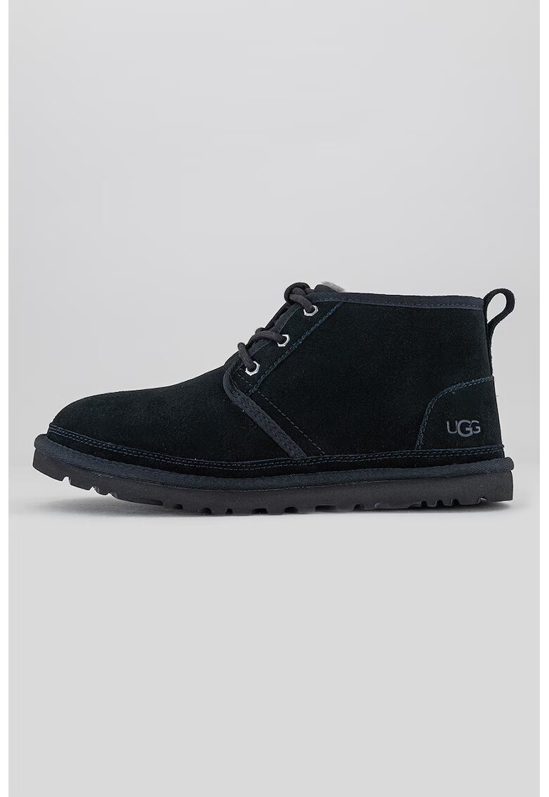 UGG Ghete chukka de piele intoarsa Neumel - Negru