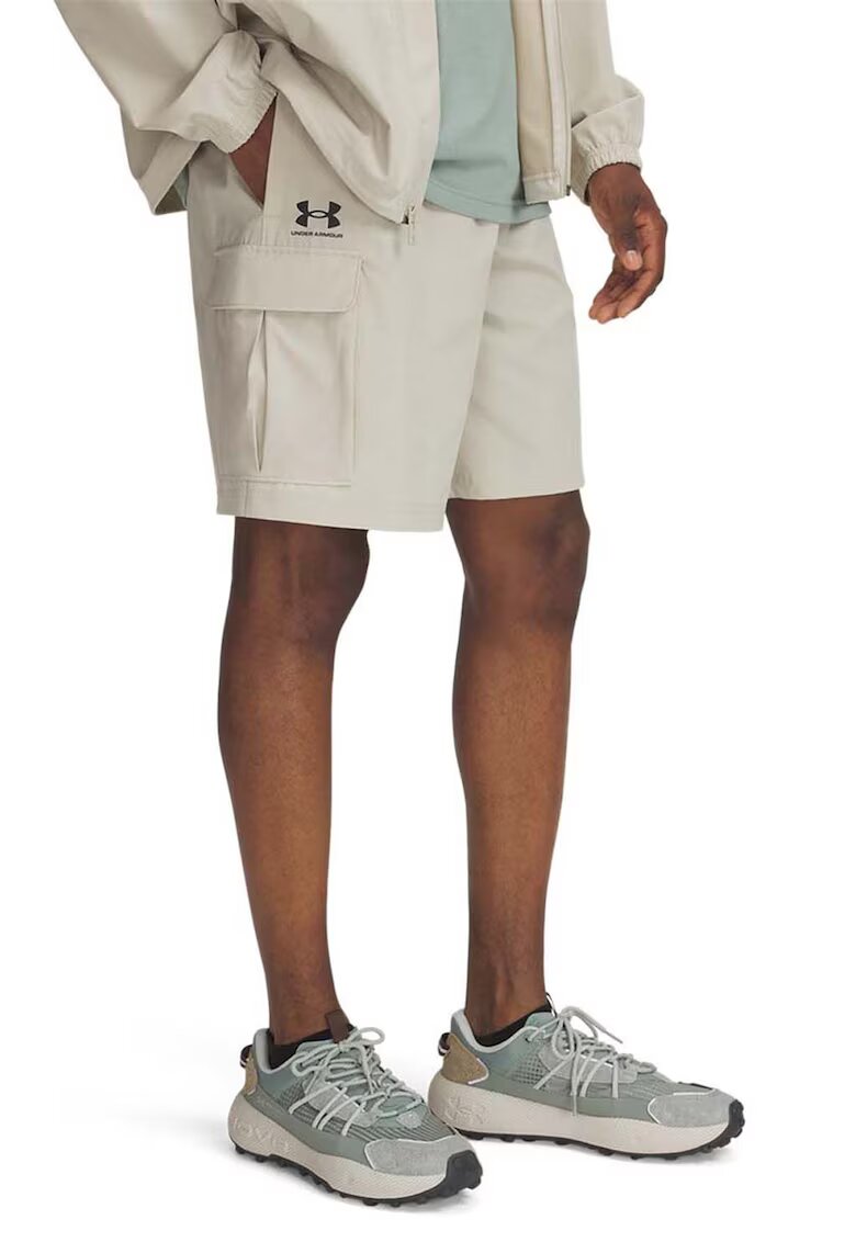 Under Armour Pantaloni scurti cargo lejeri Vibe - Gri deschis