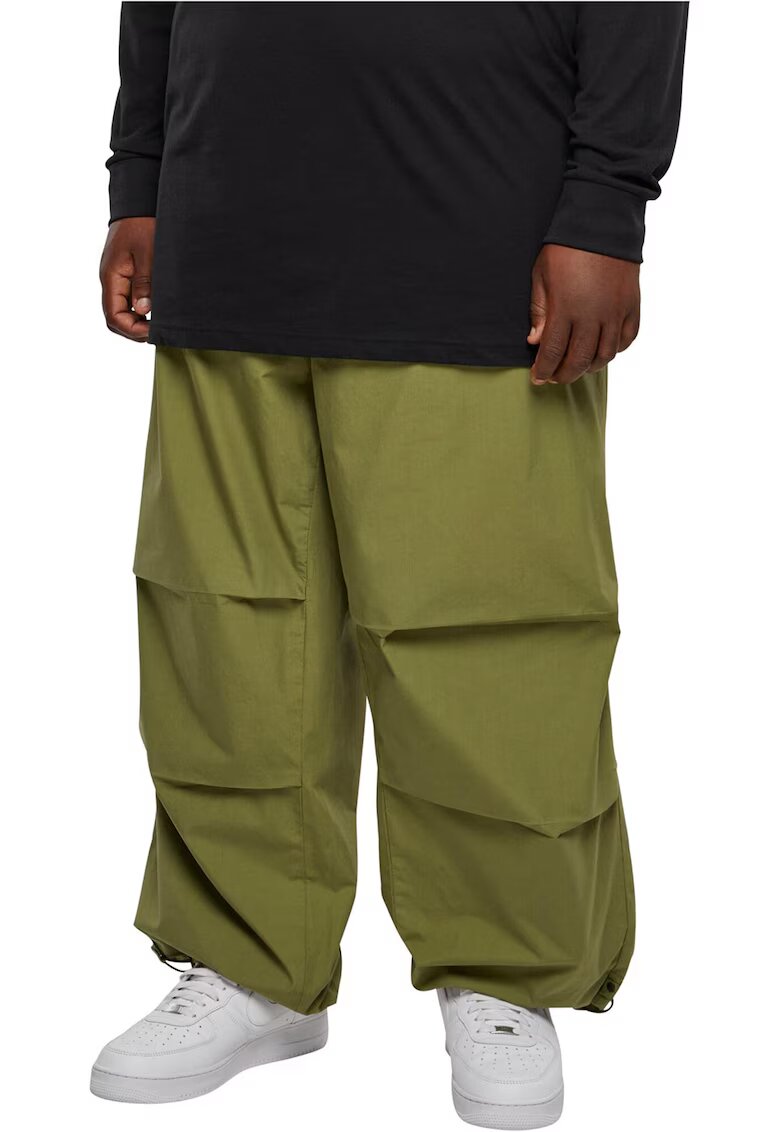 Urban Classics Pantaloni relaxed fit cu snururi de ajustare la glezne - Verde