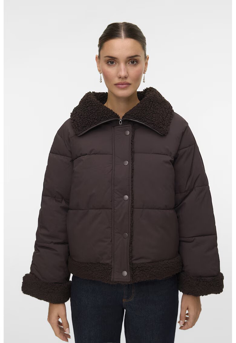 Vero Moda Geaca matlasata cu detalii din material teddy - Maro