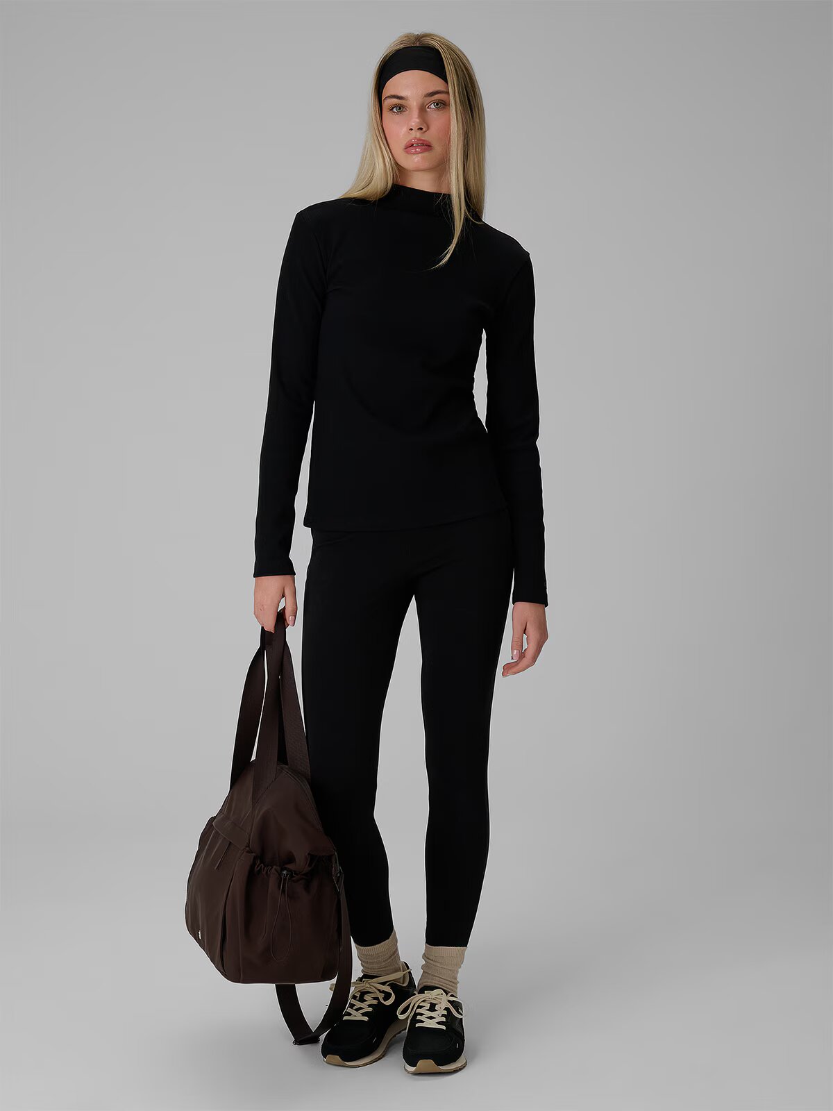 4F Bluză cu mânecă lungă slim din tricot reiat pentru femei - neagră M