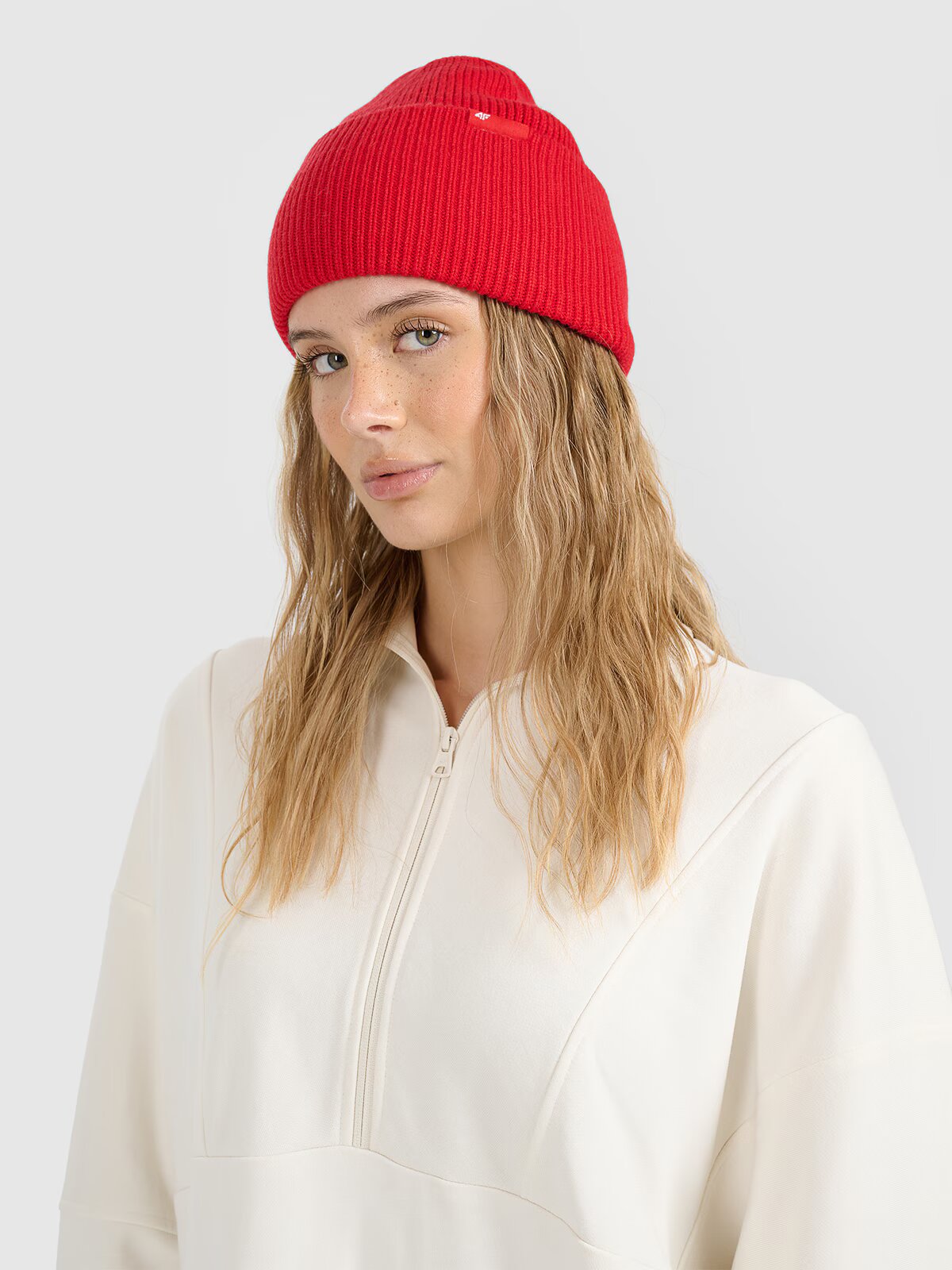 4F Căciulă beanie unisex - roșie one size
