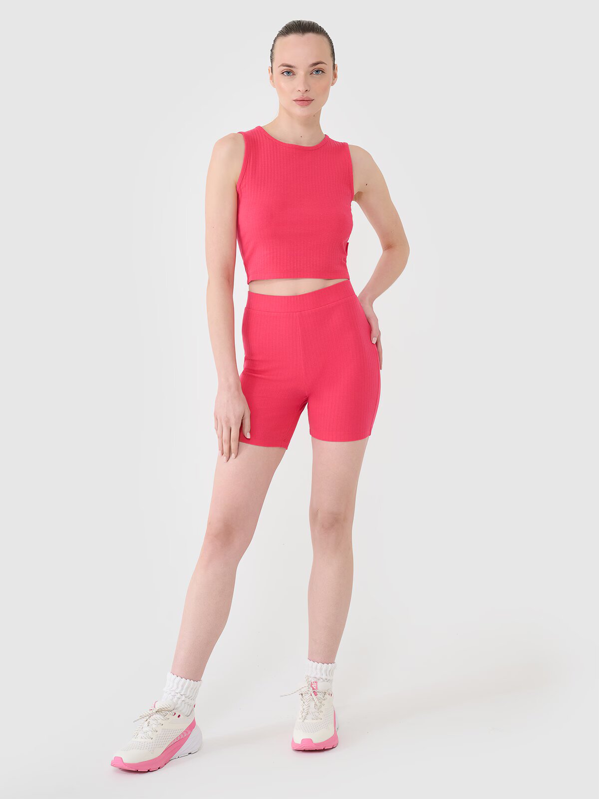 4F Colanți scurți din tricot pentru femei - S