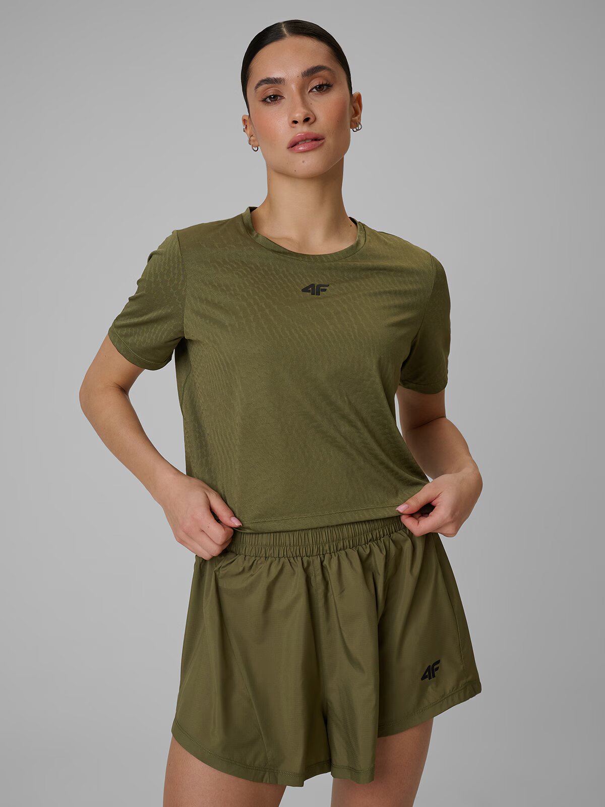 4F Crop top de antrenament slim cu uscare rapidă pentru femei - verde măsliniu XL