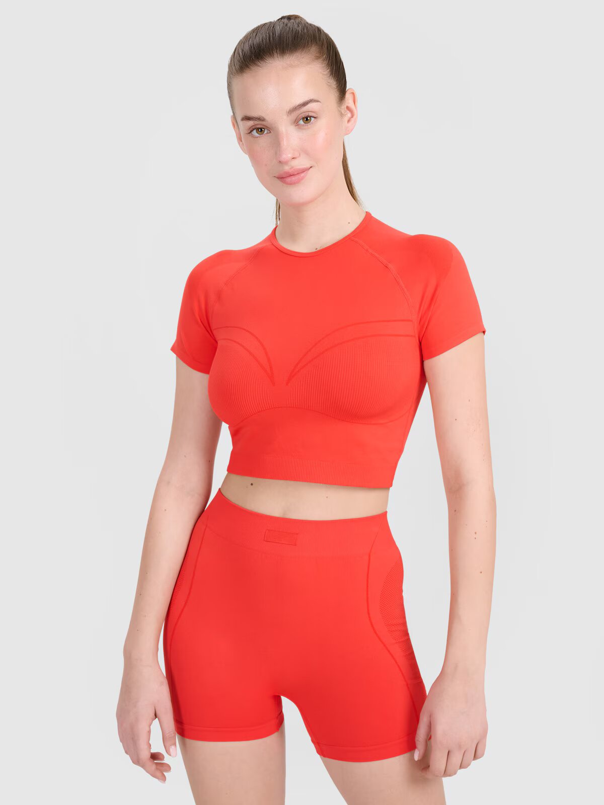 4F Crop-top de antrenament slim fără cusături pentru femei - roșu M/L