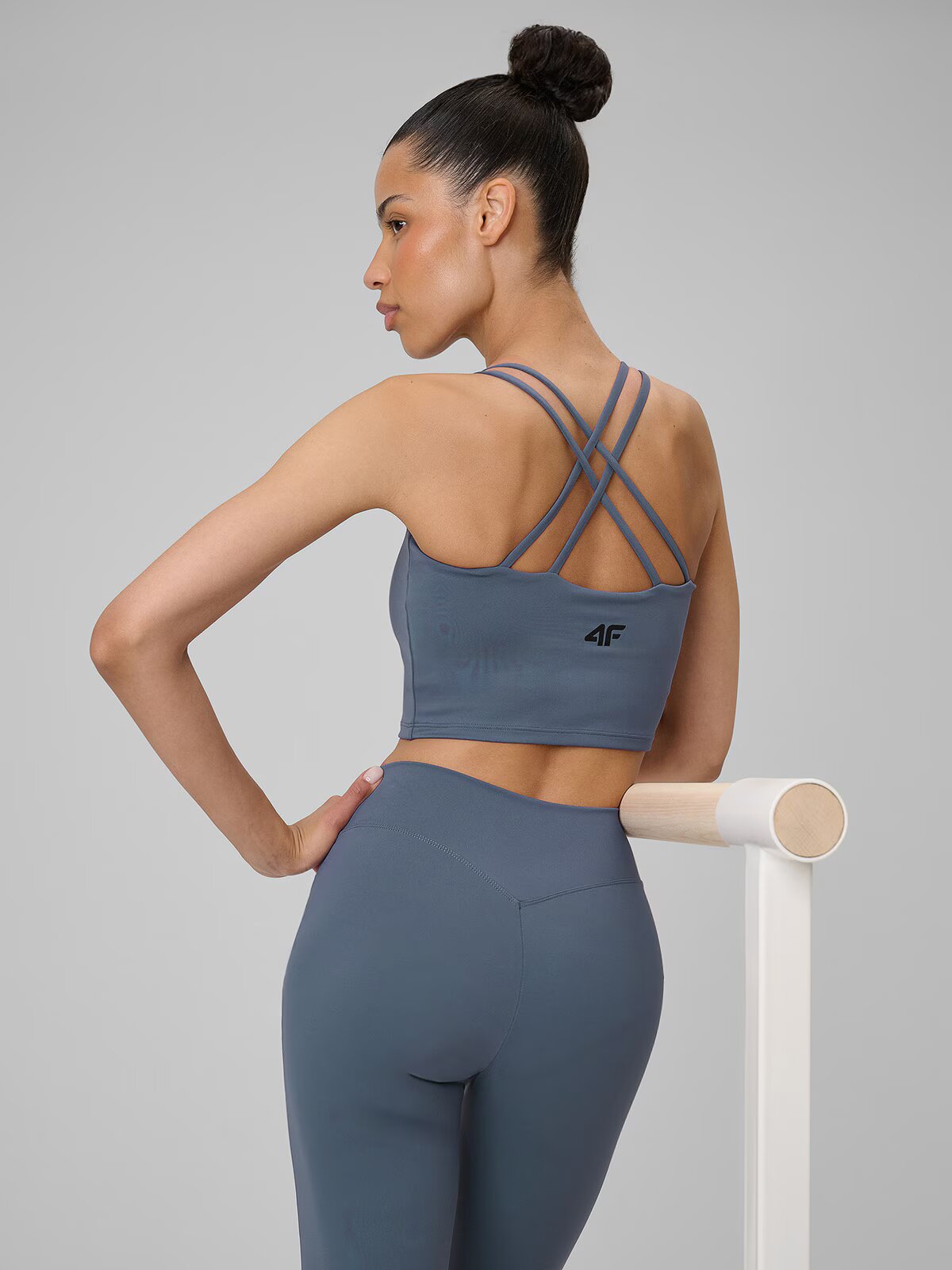 4F Crop-top de yoga cu uscare rapidă pentru femei - S