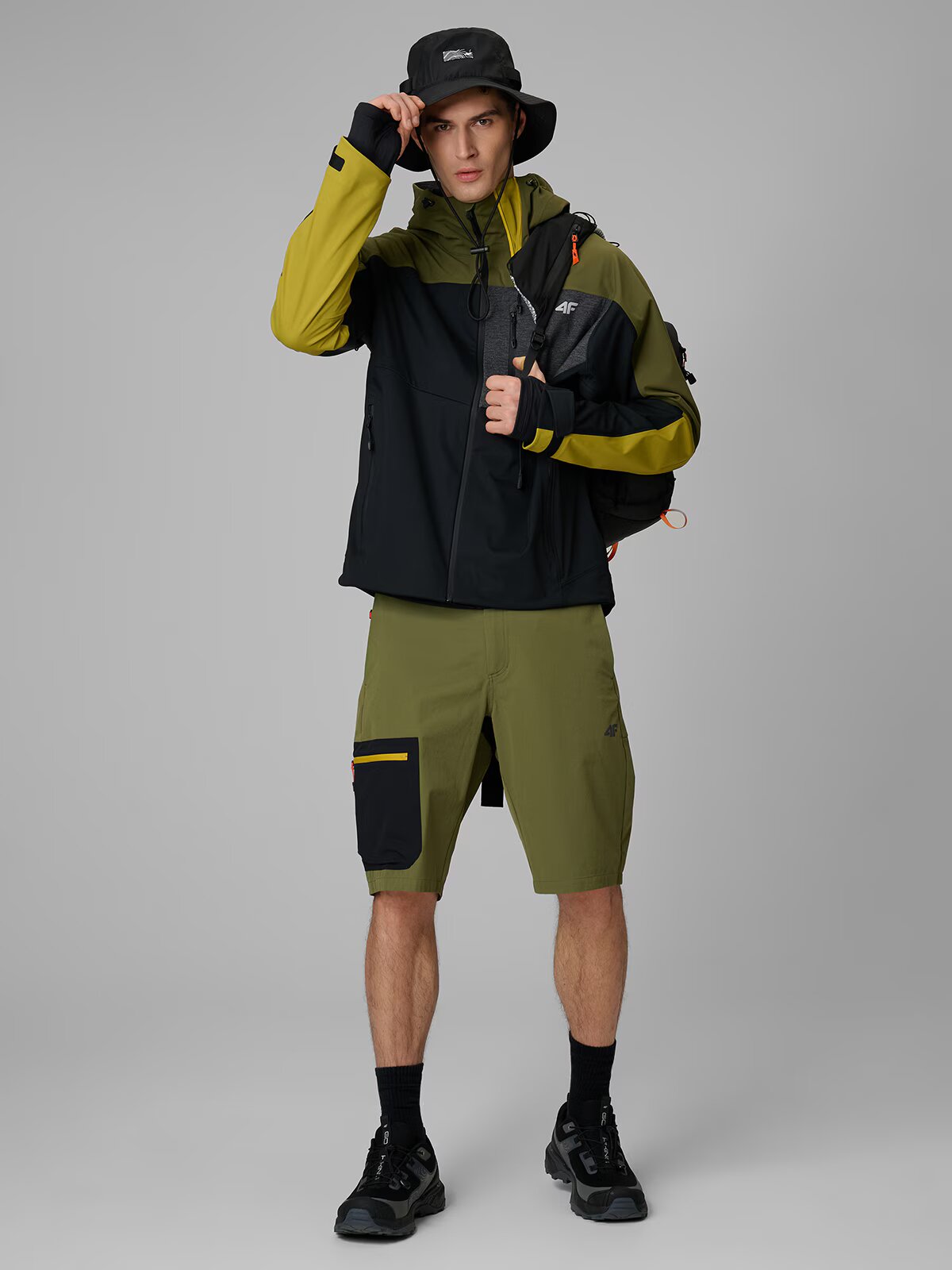 4F Geacă softshell rezistentă la vânt PRO cu membrană 10000 pentru bărbați - khaki S