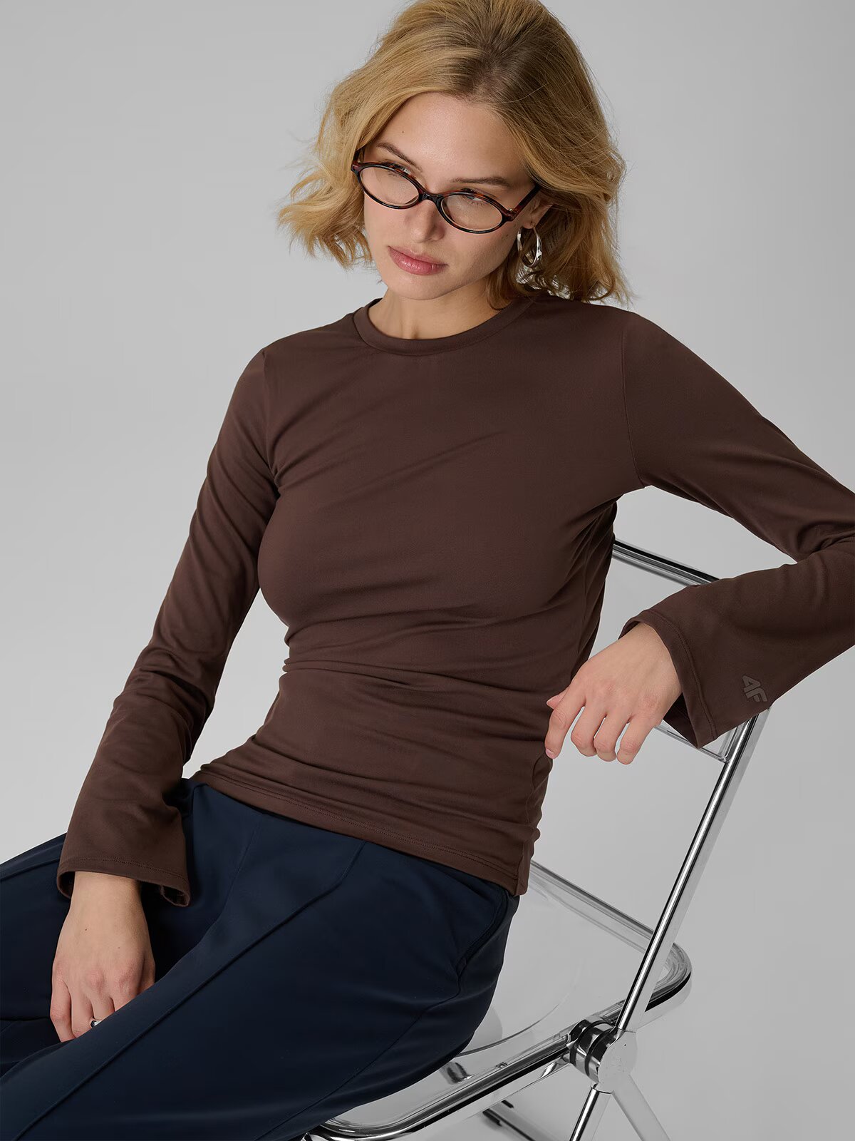 4F Longsleeve slim pentru femei - maro L