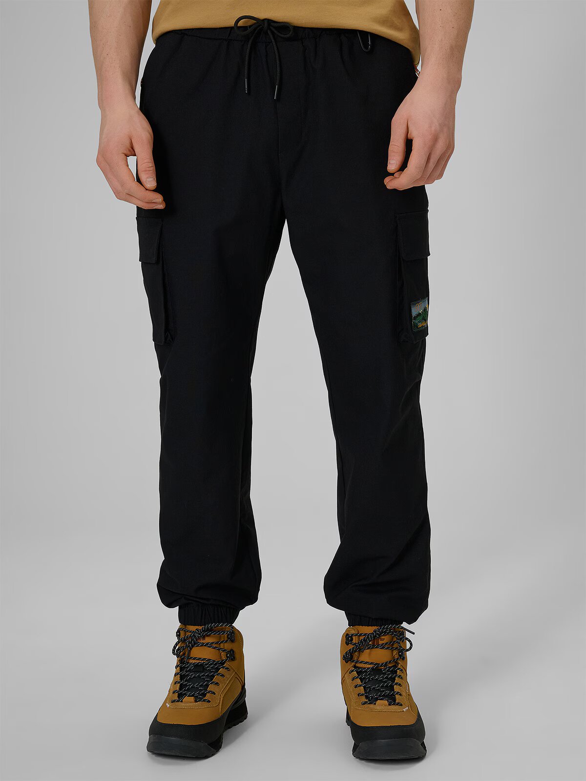 4F Pantaloni casual cargo pentru bărbați - negri XS