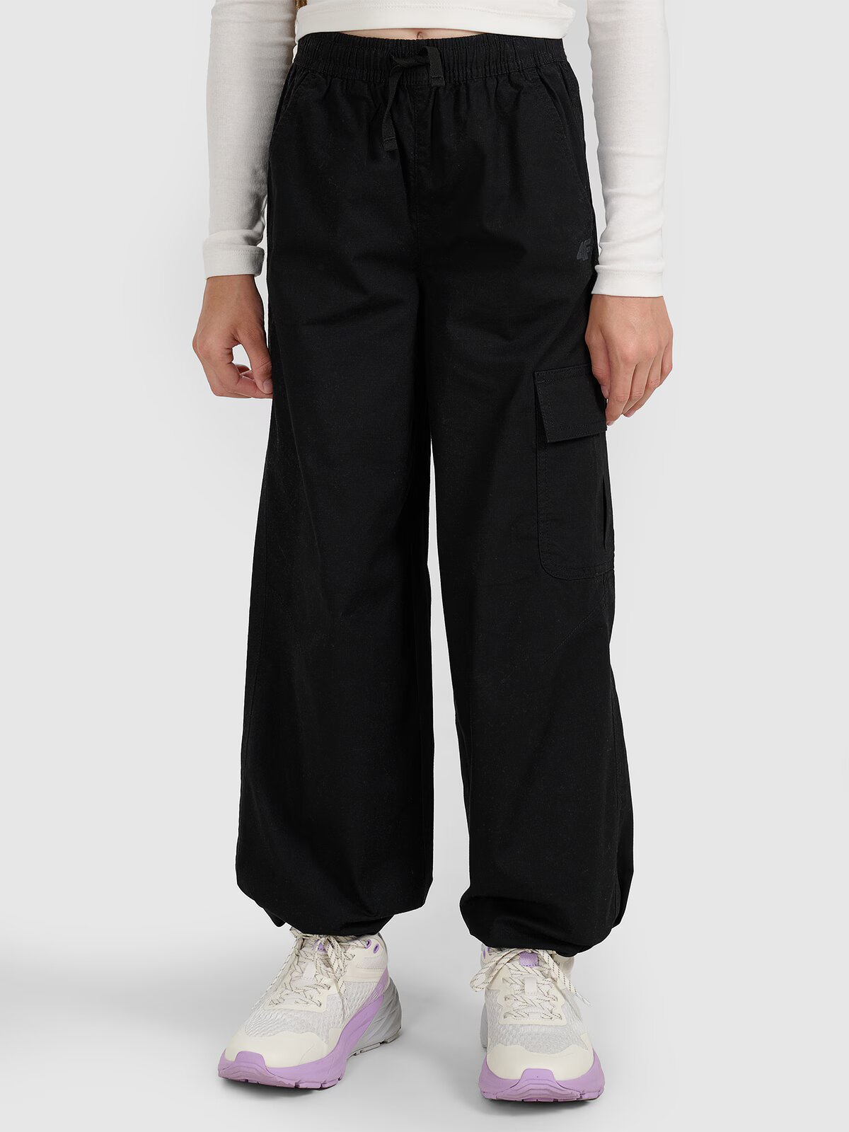 4F Pantaloni casual cargo pentru fete - negri 122