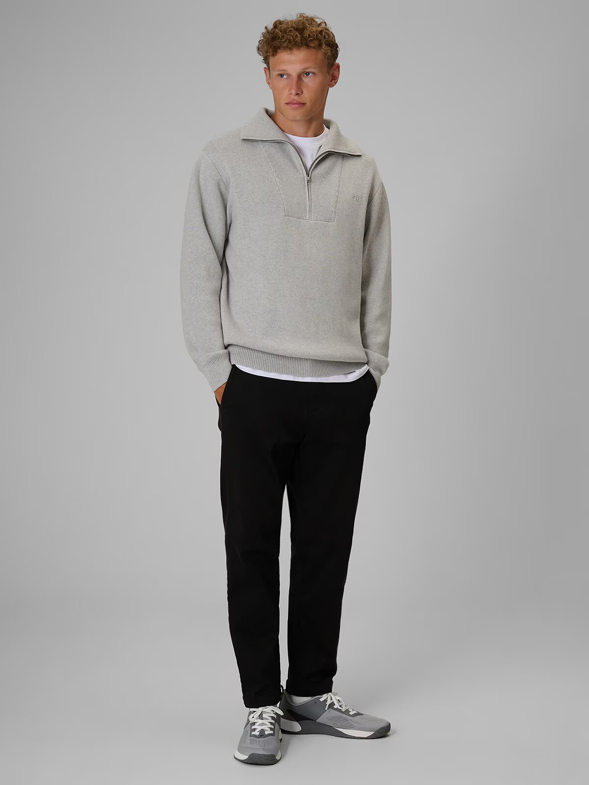 4F Pantaloni casual pentru bărbați - negri S