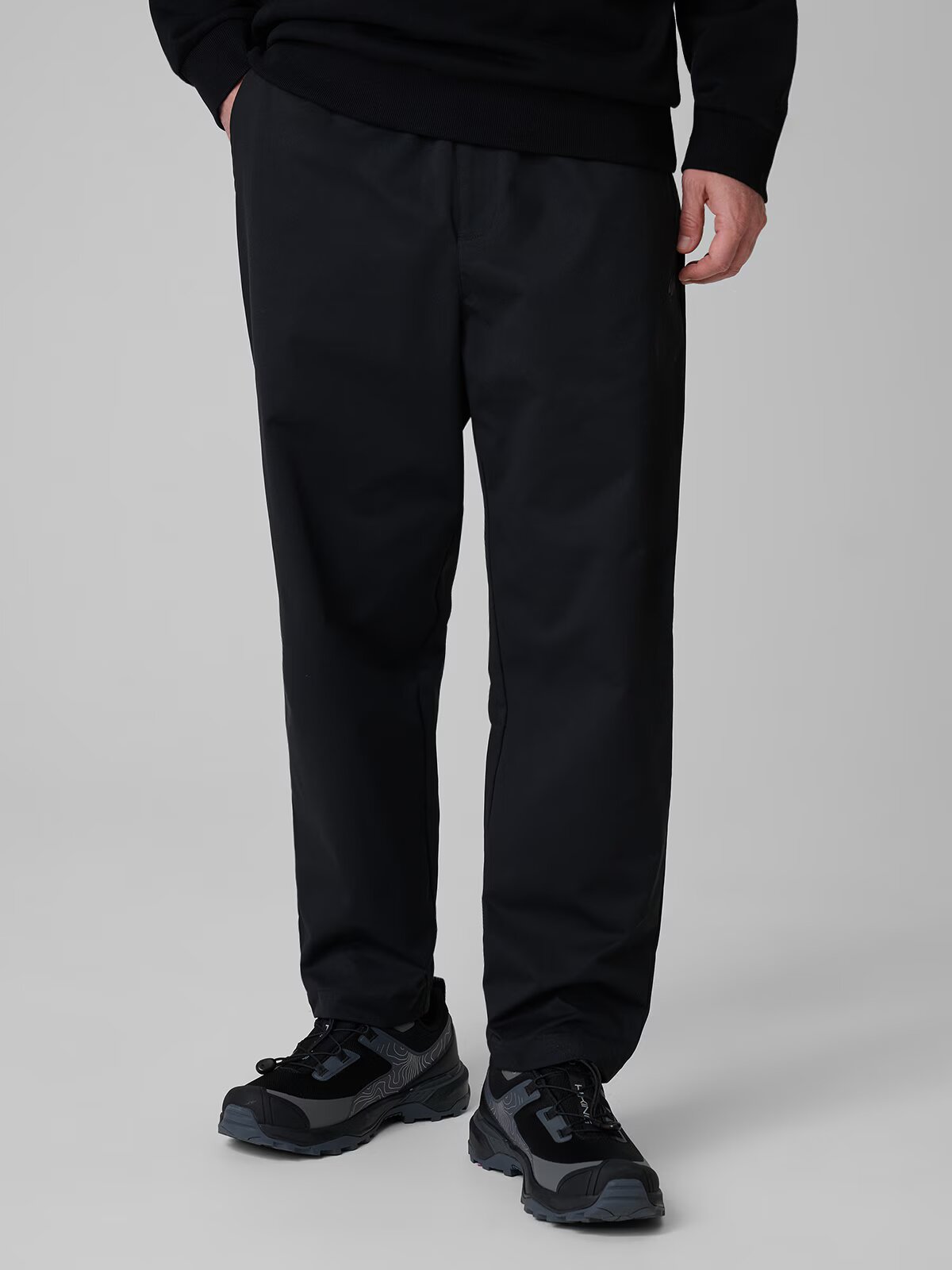 4F Pantaloni casual pentru bărbați - negri S
