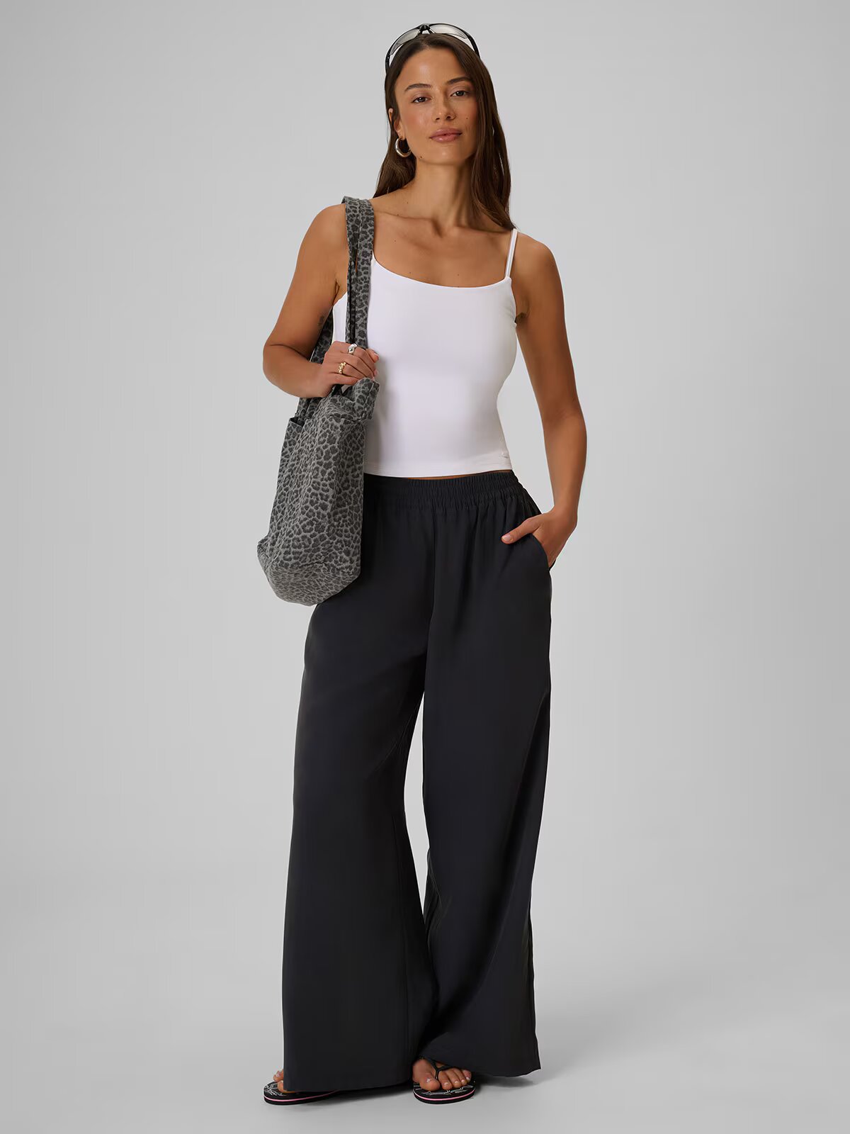 4F Pantaloni cu crac larg din modal pentru femei - negri L