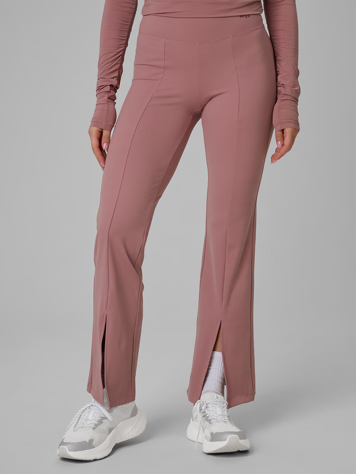 4F Pantaloni de antrenament cu crac evazat pentru femei - XL