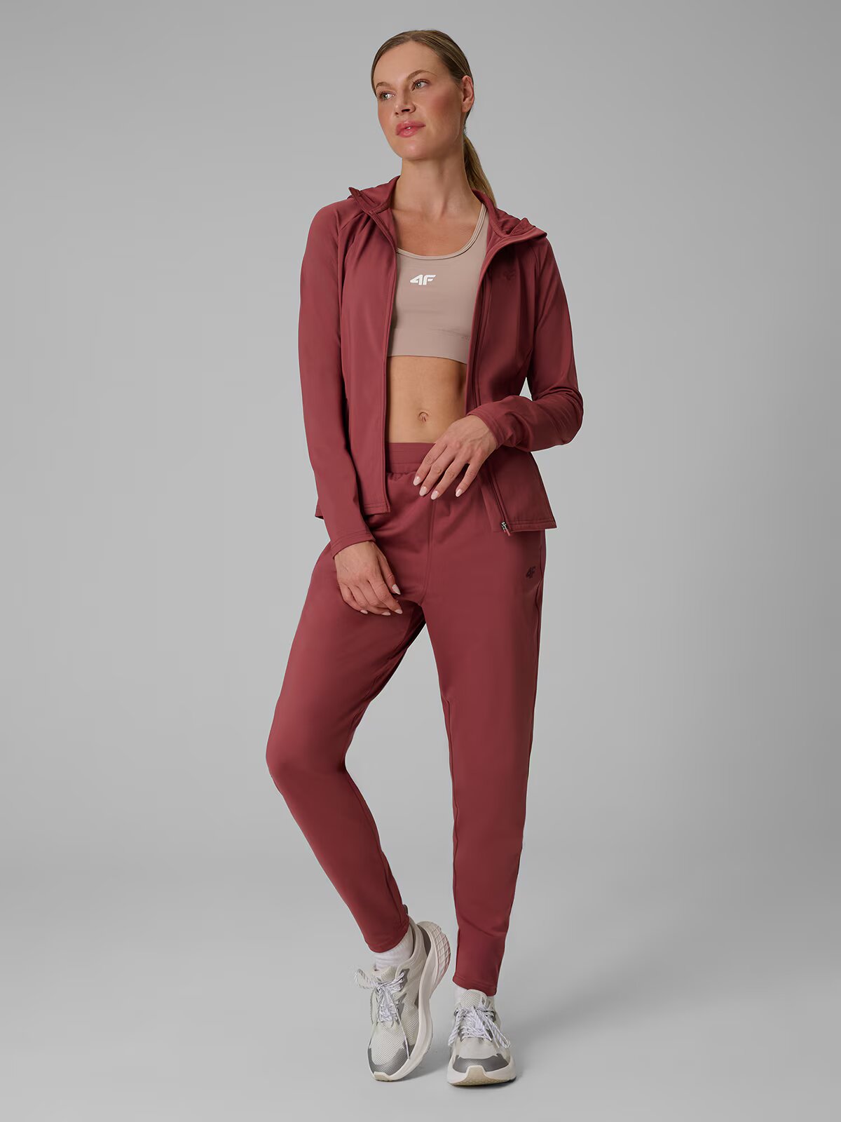 4F Pantaloni de antrenament cu uscare rapidă pentru femei - maro L