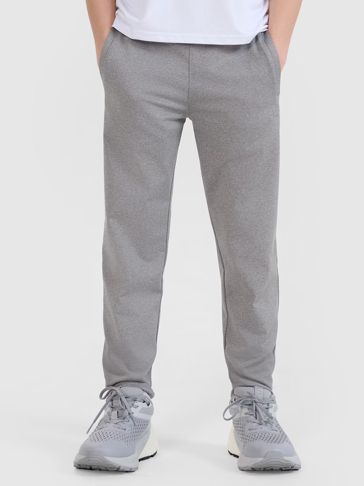 4F Pantaloni de sport cu uscare rapidă pentru băieți - 134/140 (8-10 ani)