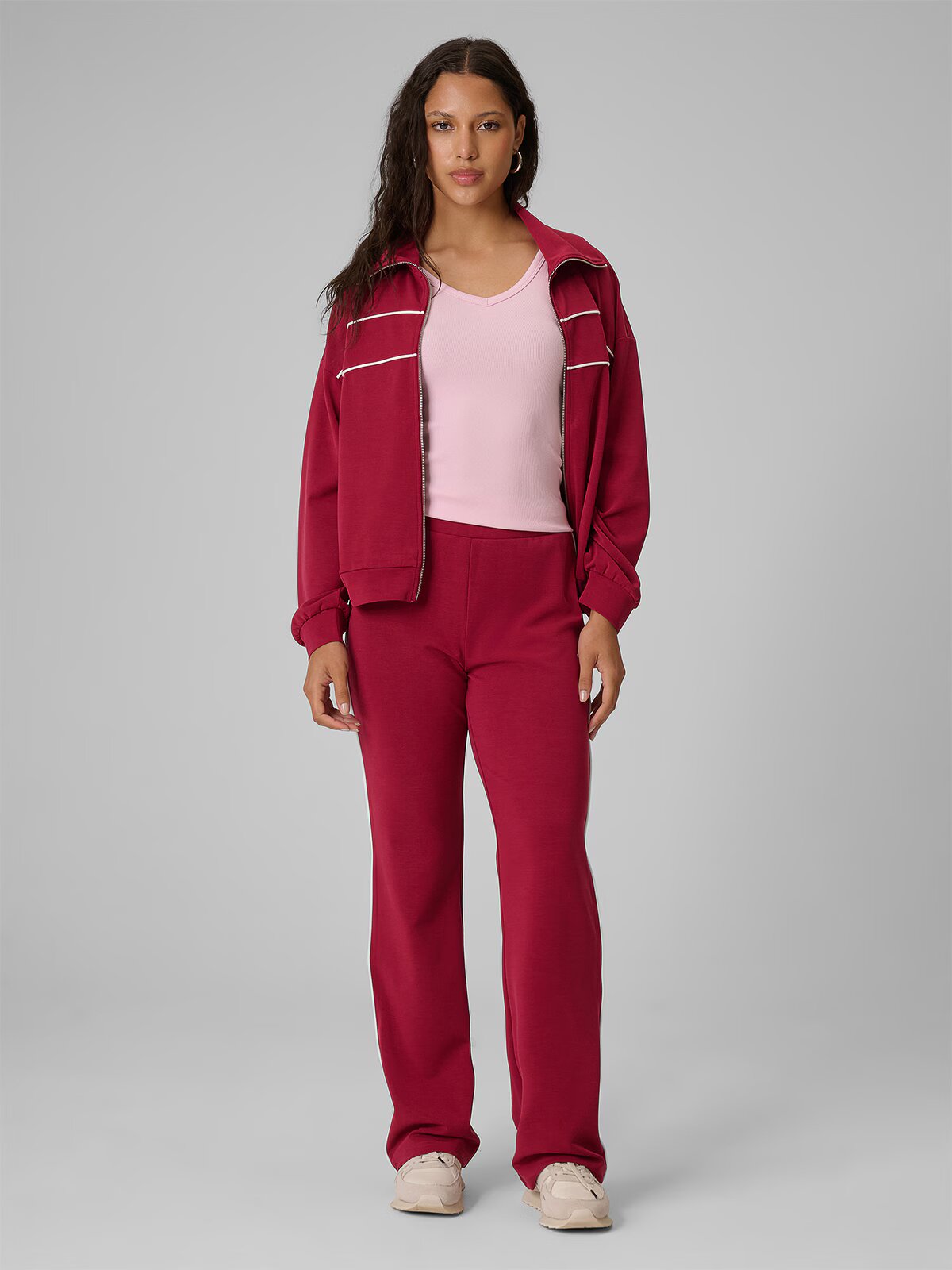 4F Pantaloni de trening cu crac drept cu modal femei - burgundy S