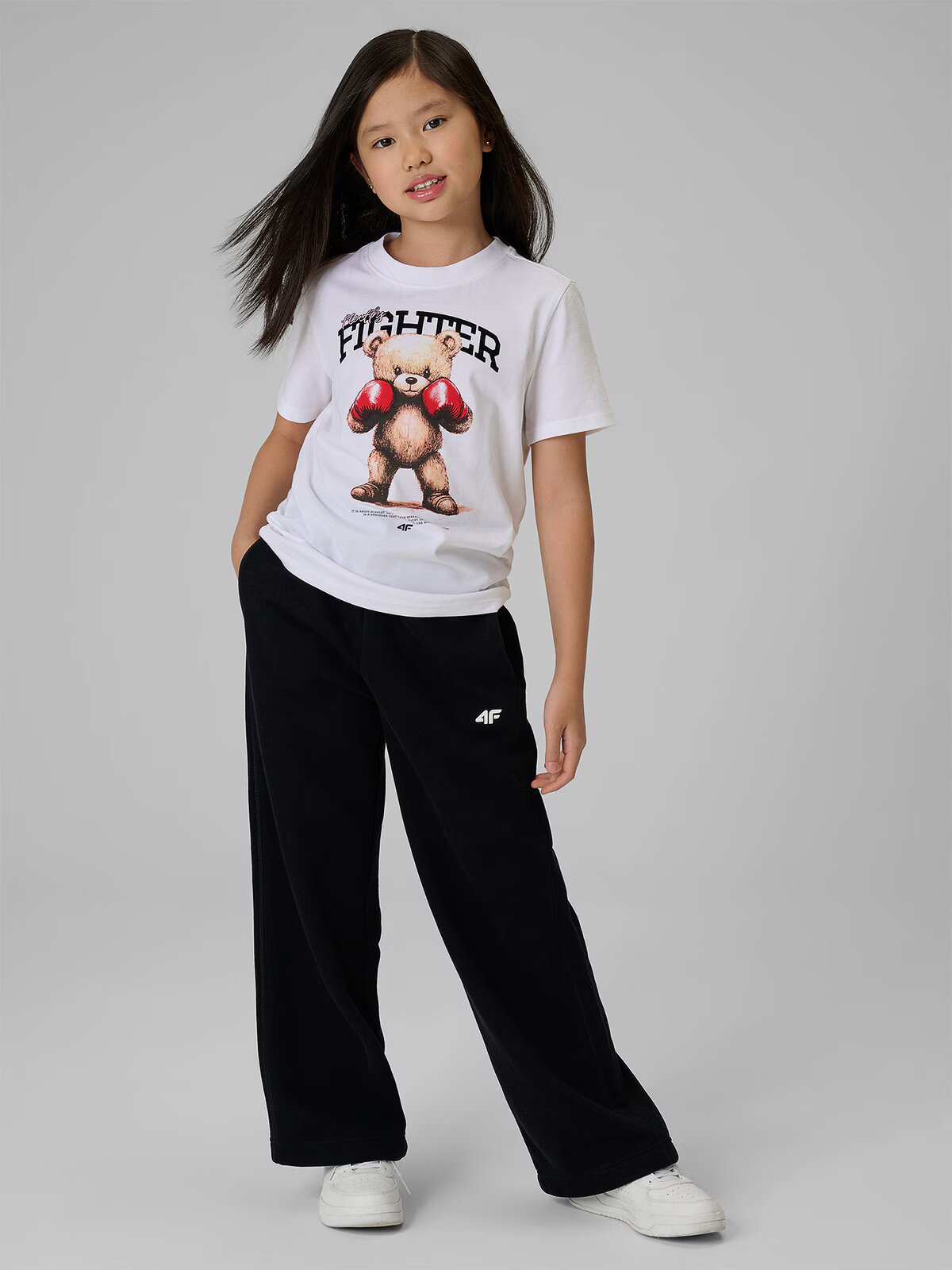 4F Pantaloni de trening cu crac drept pentru fete - negri 146