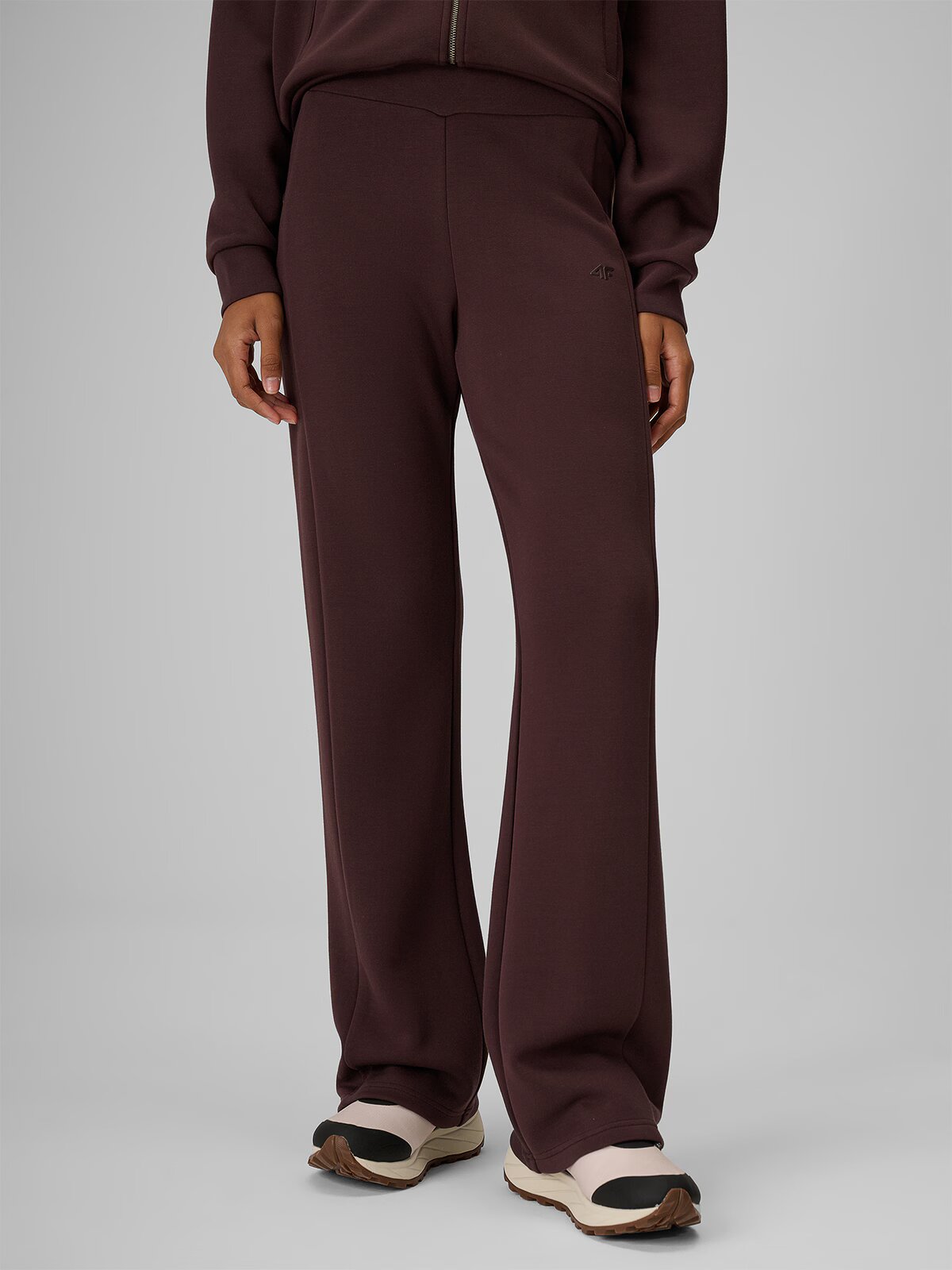 4F Pantaloni de trening cu crac evazat pentru femei - maro M