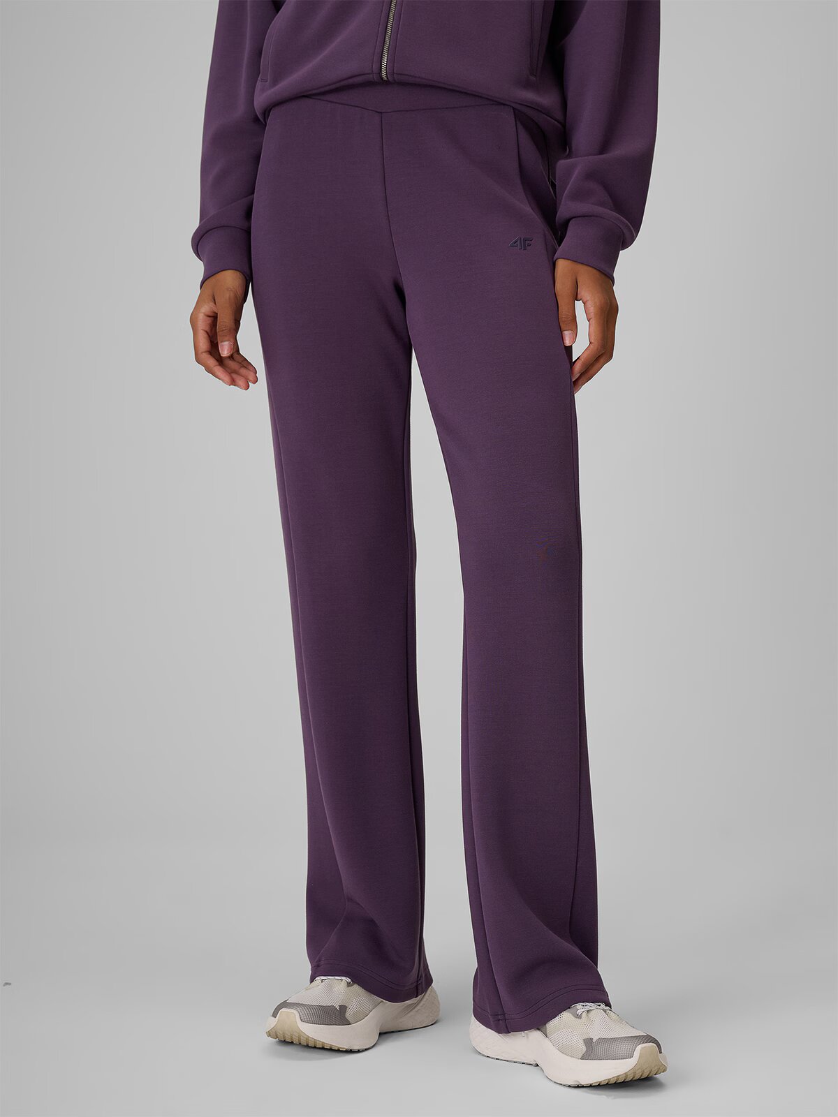 4F Pantaloni de trening cu crac evazat pentru femei - M