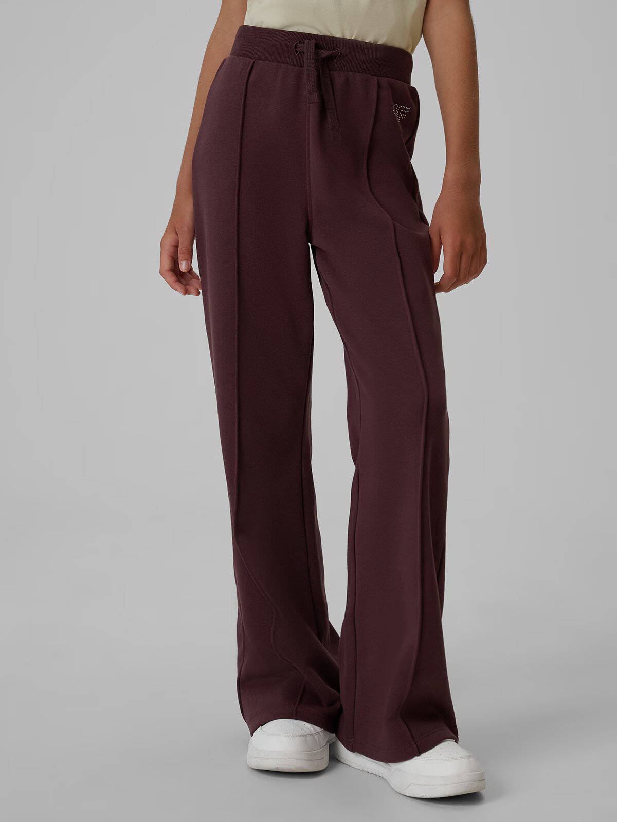 4F Pantaloni de trening cu crac evazat pentru fete - maro 122