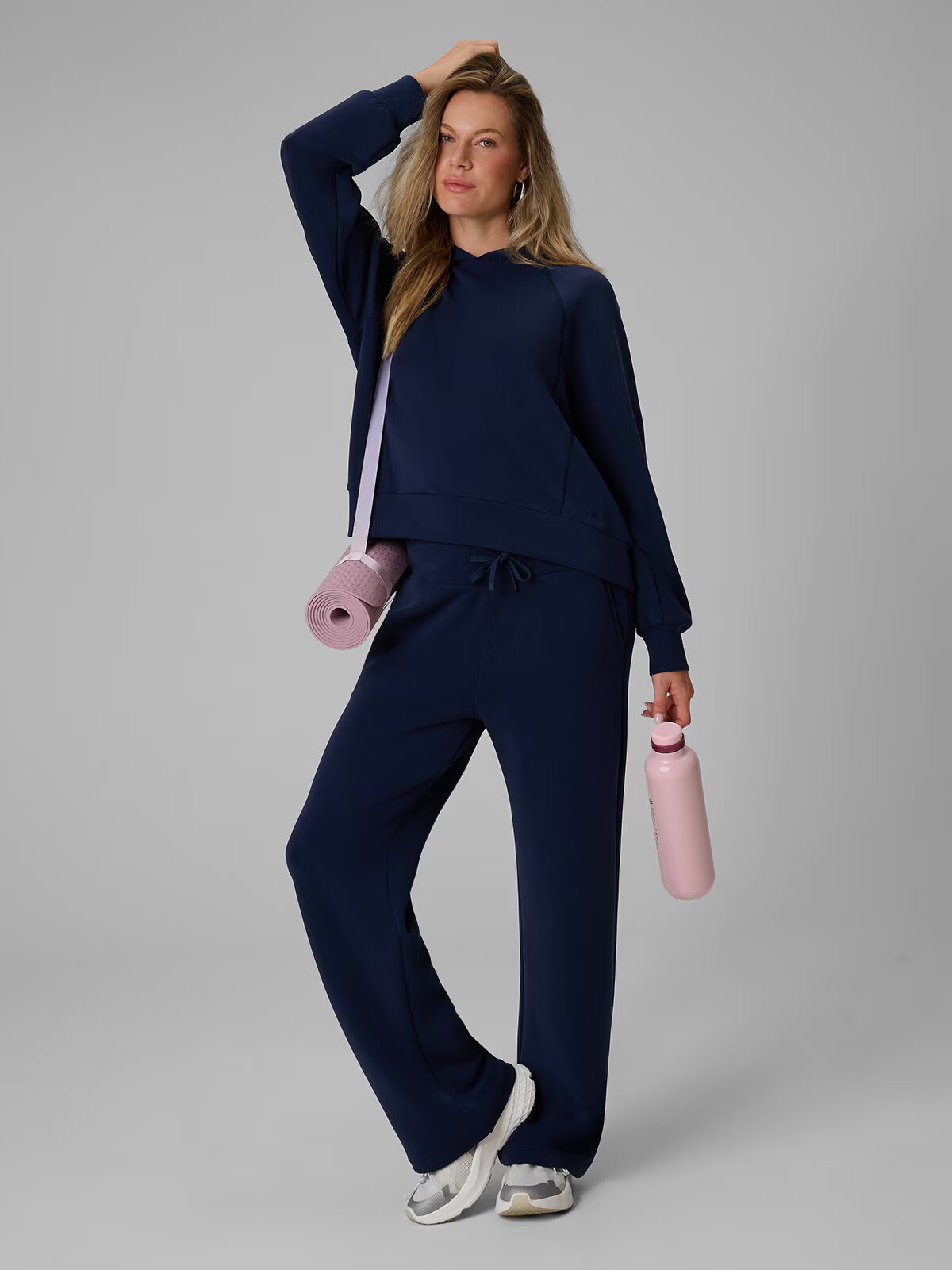 4F Pantaloni de trening cu crac larg pentru femei - S