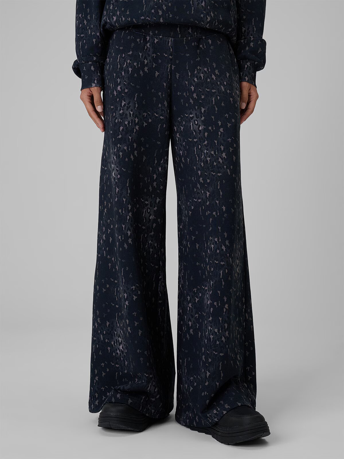4F Pantaloni de trening cu craci largi pentru femei - S