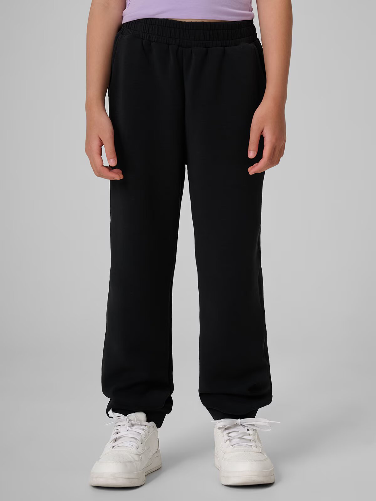 4F Pantaloni de trening cu modal pentru fete - negri 128