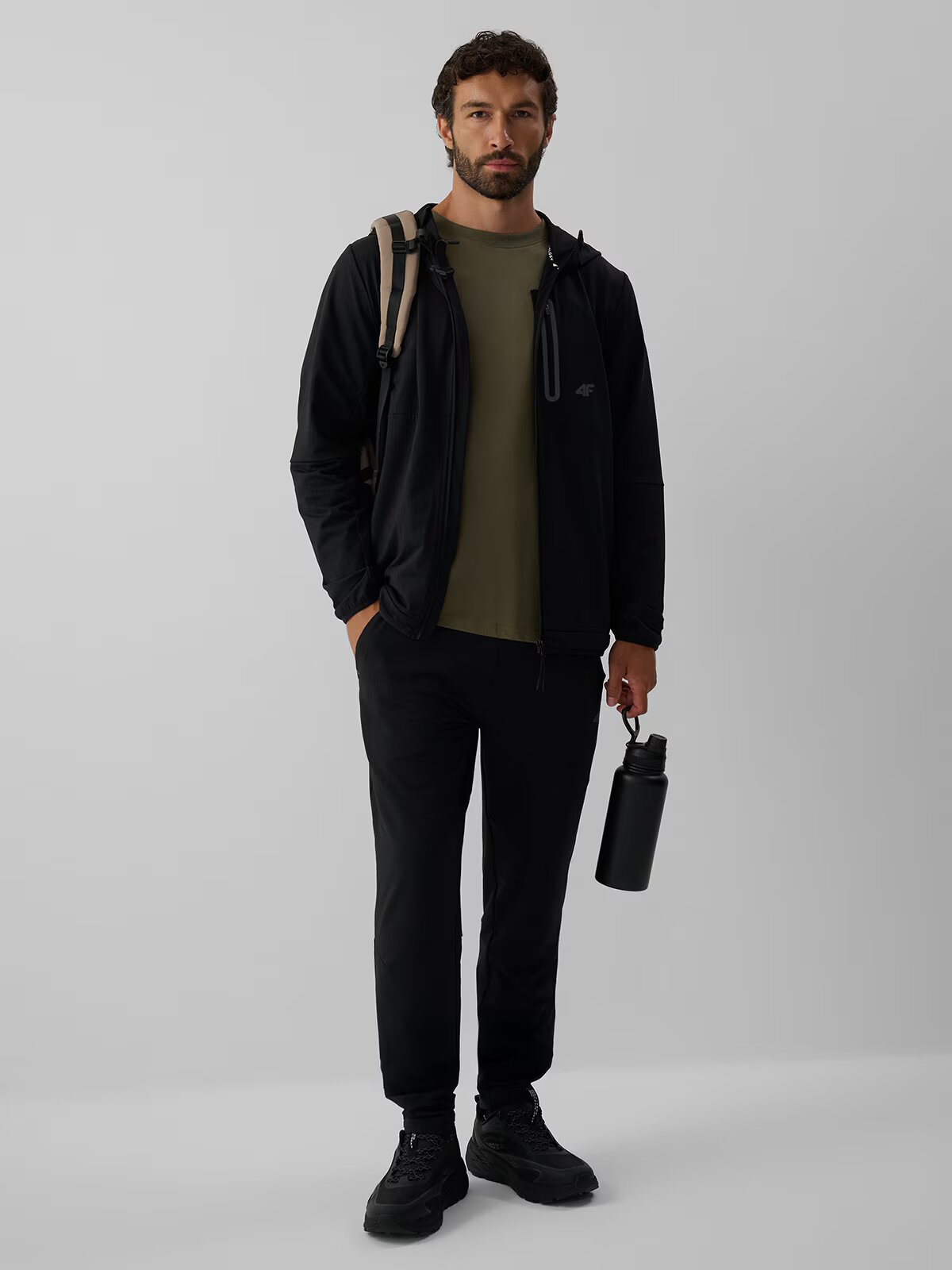 4F Pantaloni de trening din material tehnic pentru bărbați - negri M