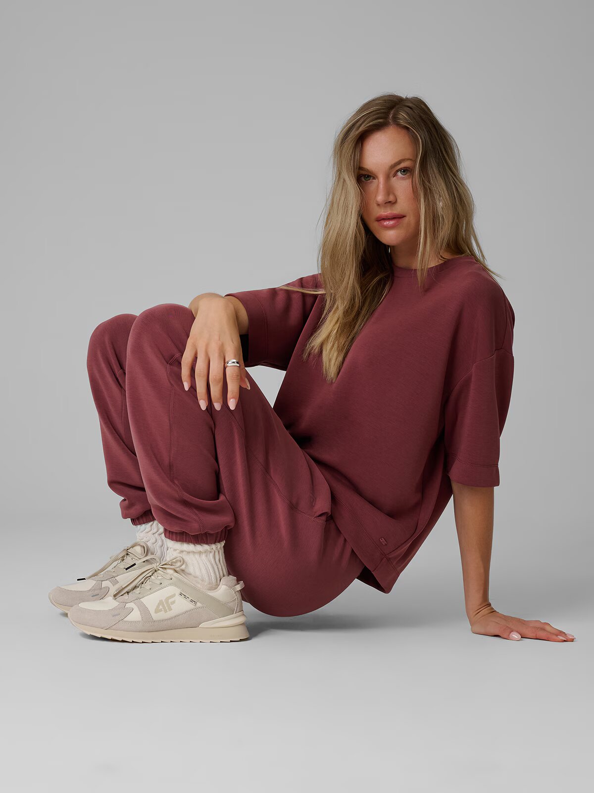 4F Pantaloni de trening jogger cu modal pentru femei - burgundy XL