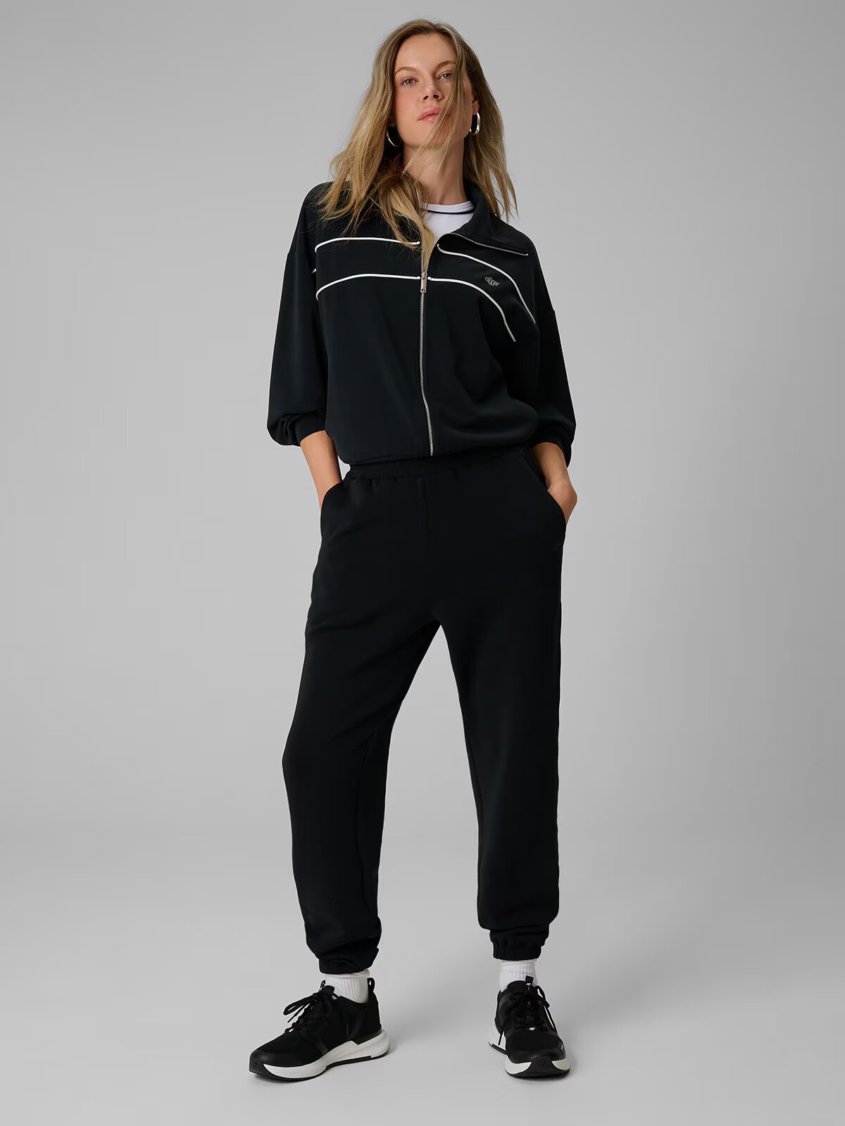 4F Pantaloni de trening jogger cu modal pentru femei - negri M