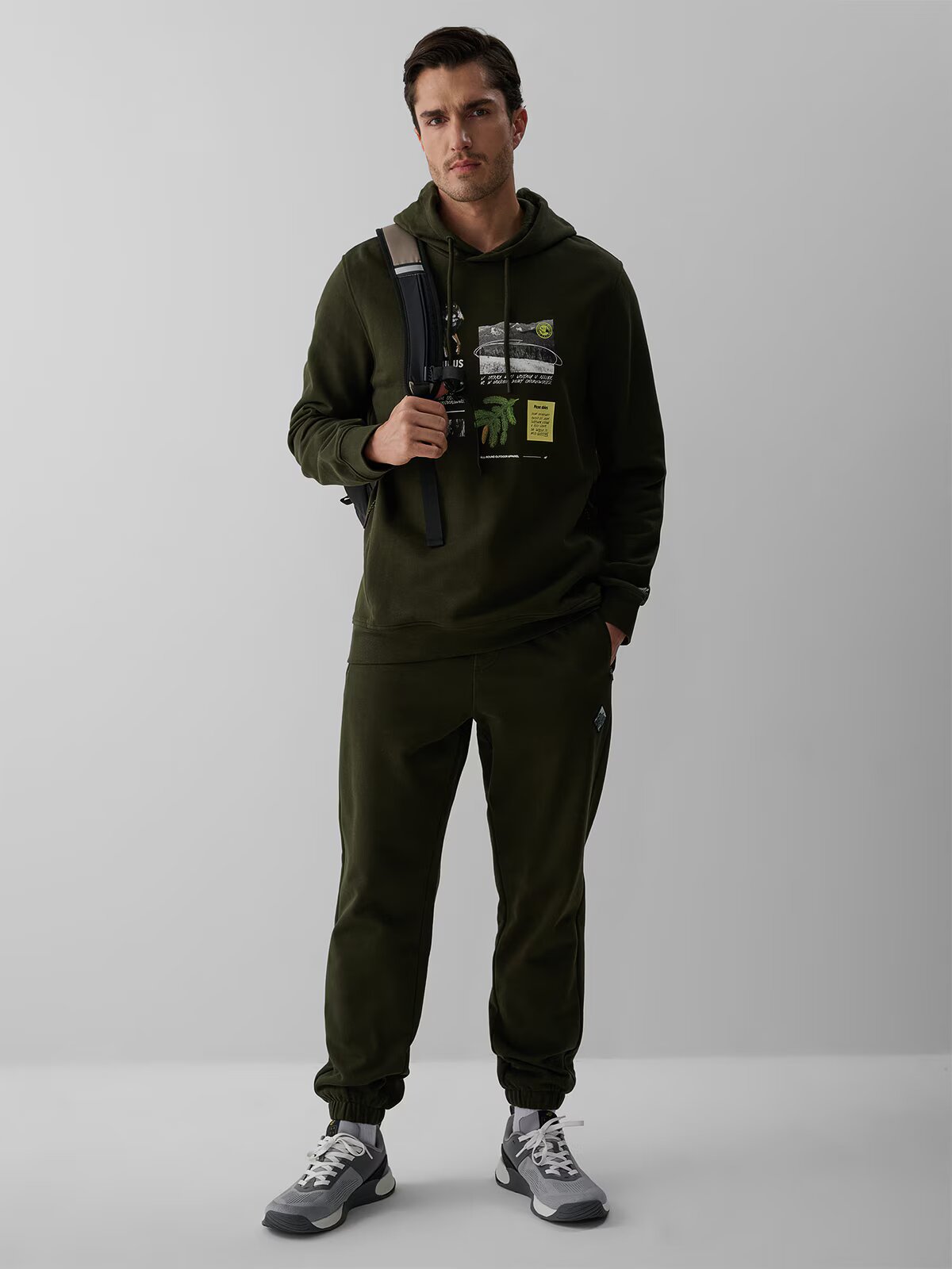 4F Pantaloni de trening jogger pentru bărbați - kaki L