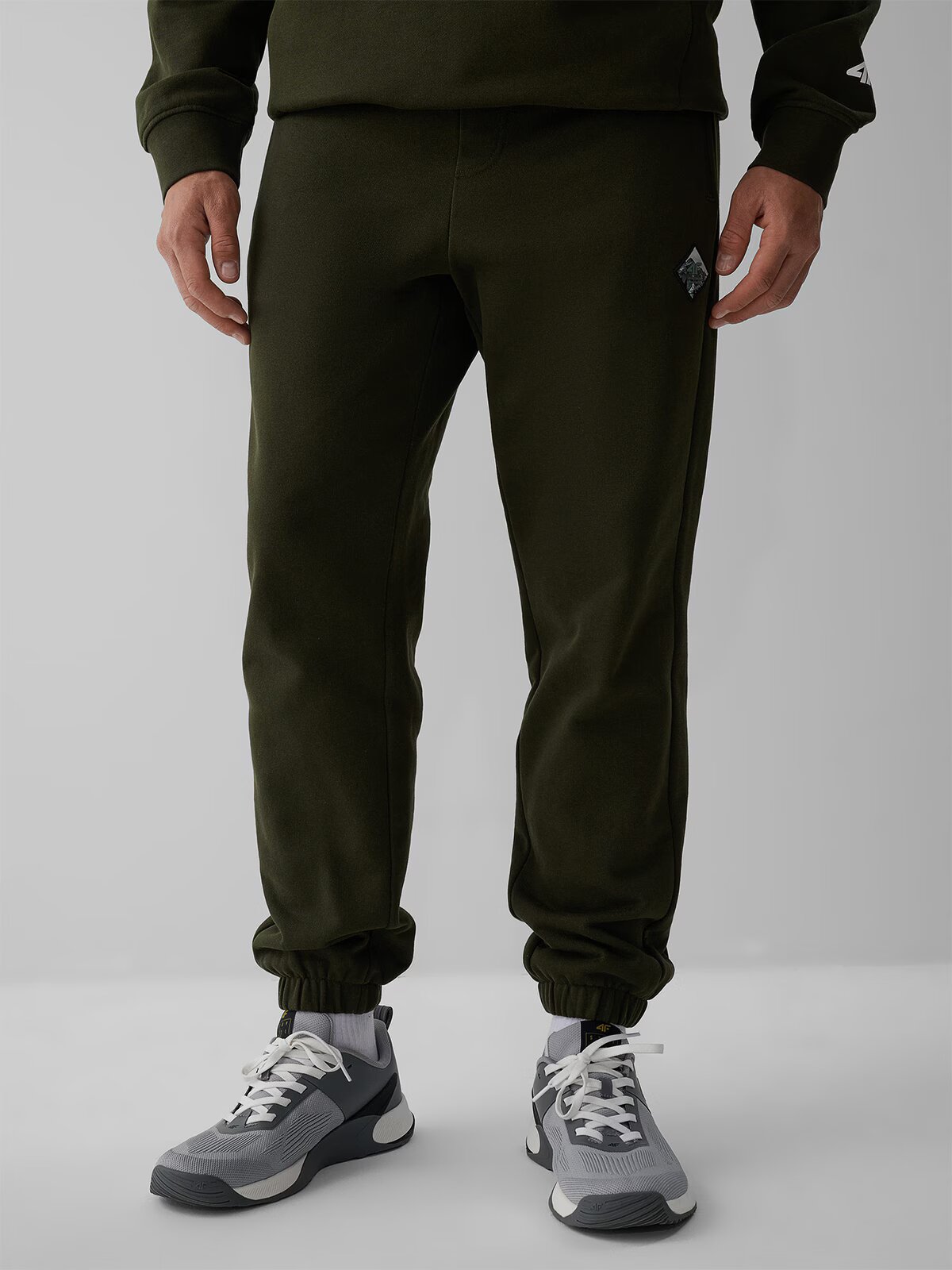 4F Pantaloni de trening jogger pentru bărbați - kaki L