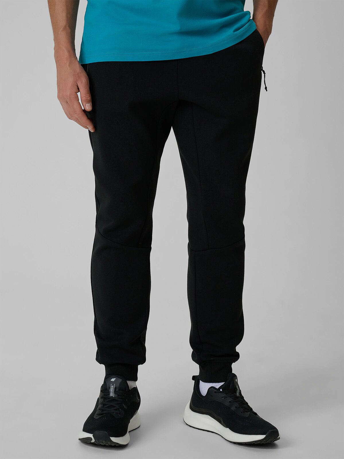 4F Pantaloni de trening jogger pentru bărbați - negri S