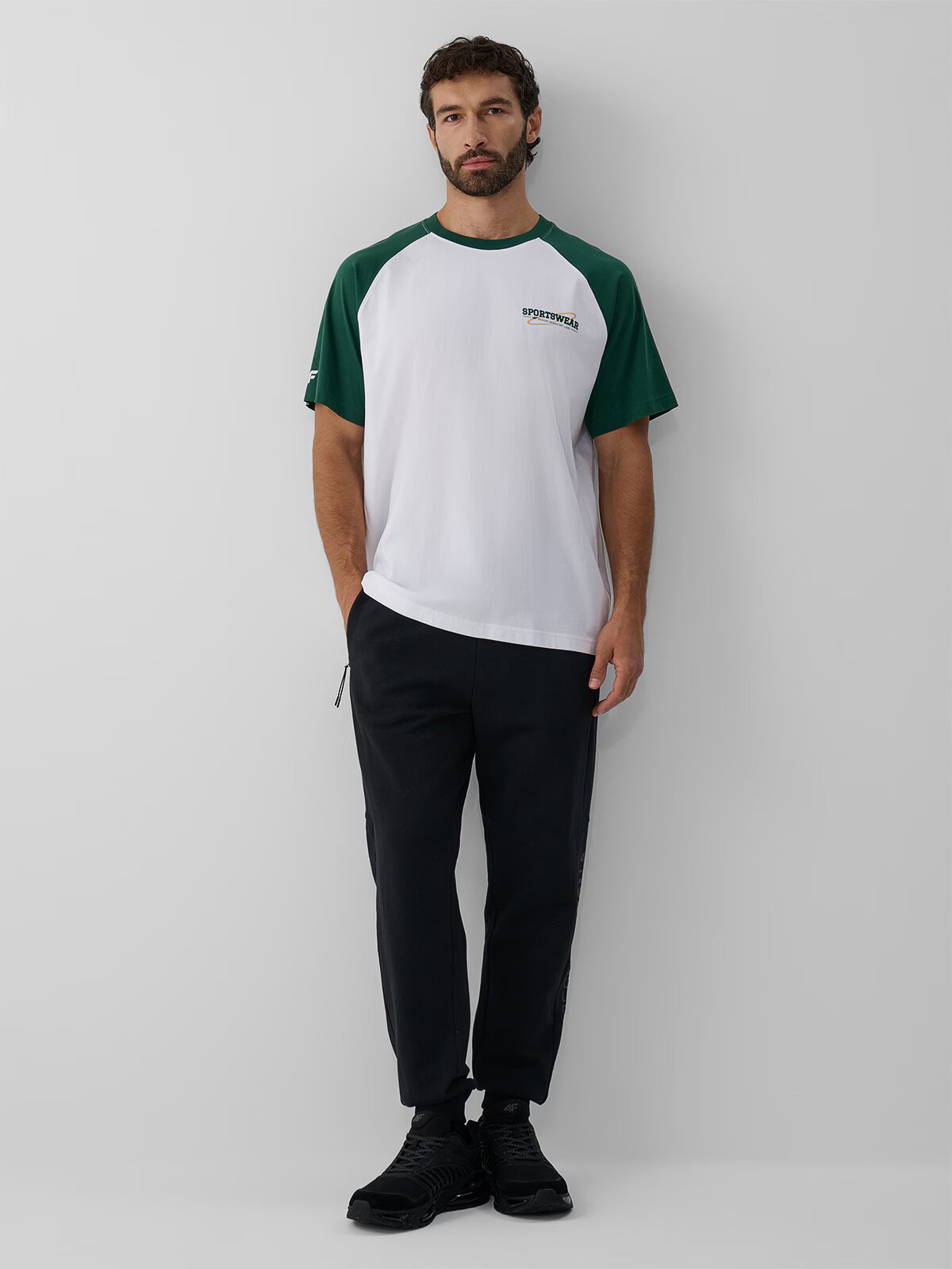 4F Pantaloni de trening jogger pentru bărbați - negri L