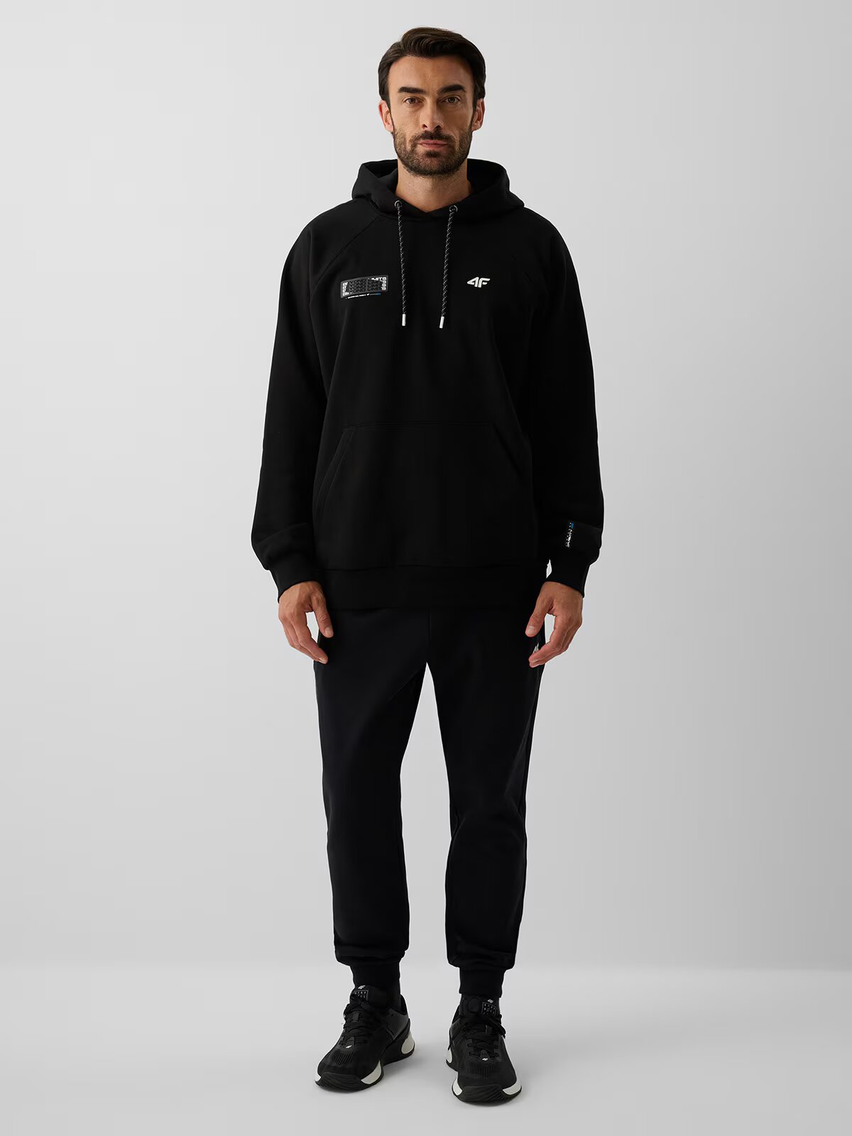 4F Pantaloni de trening jogger pentru bărbați - negri L