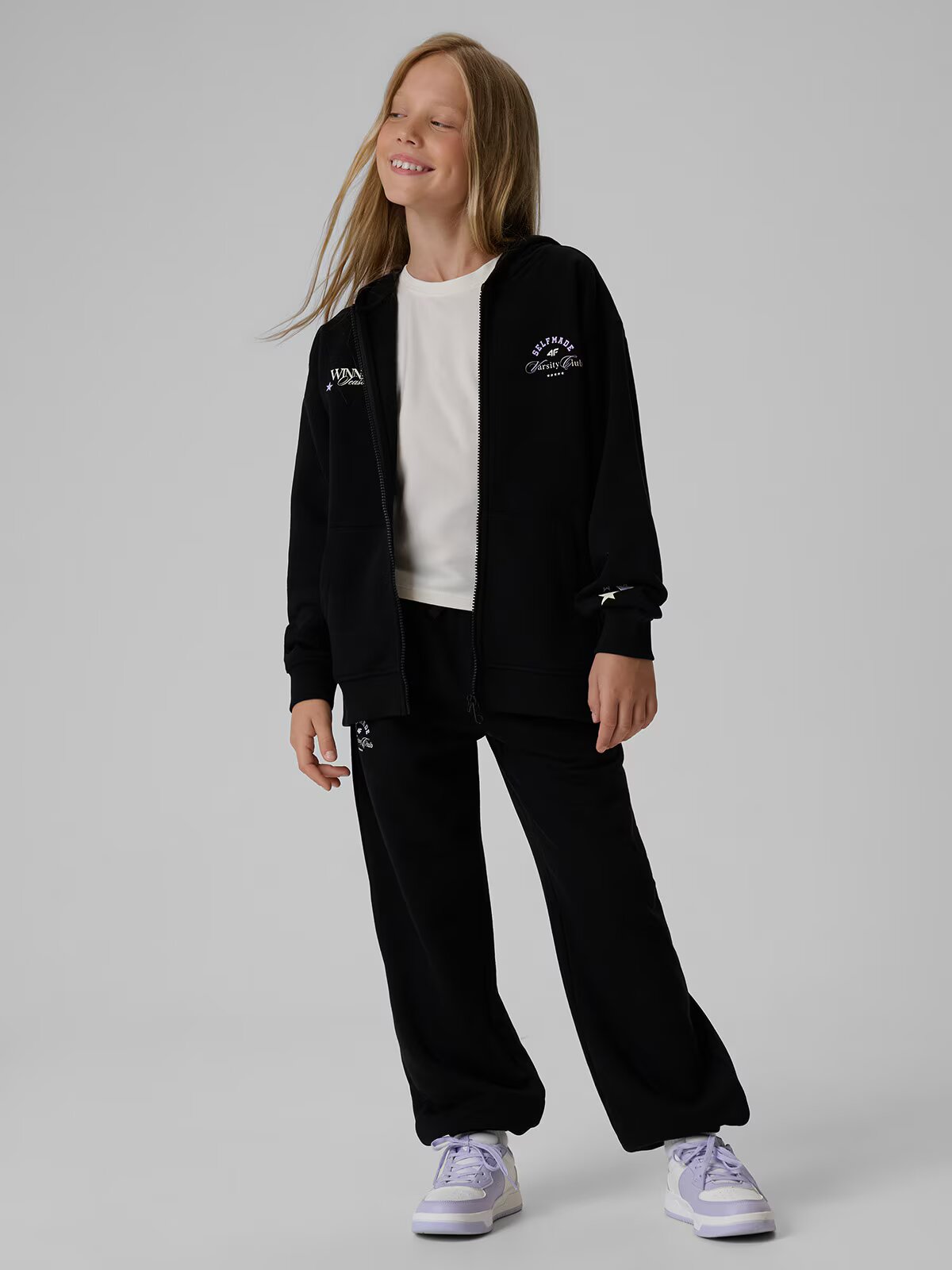 4F Pantaloni de trening jogger pentru fată - negri 134