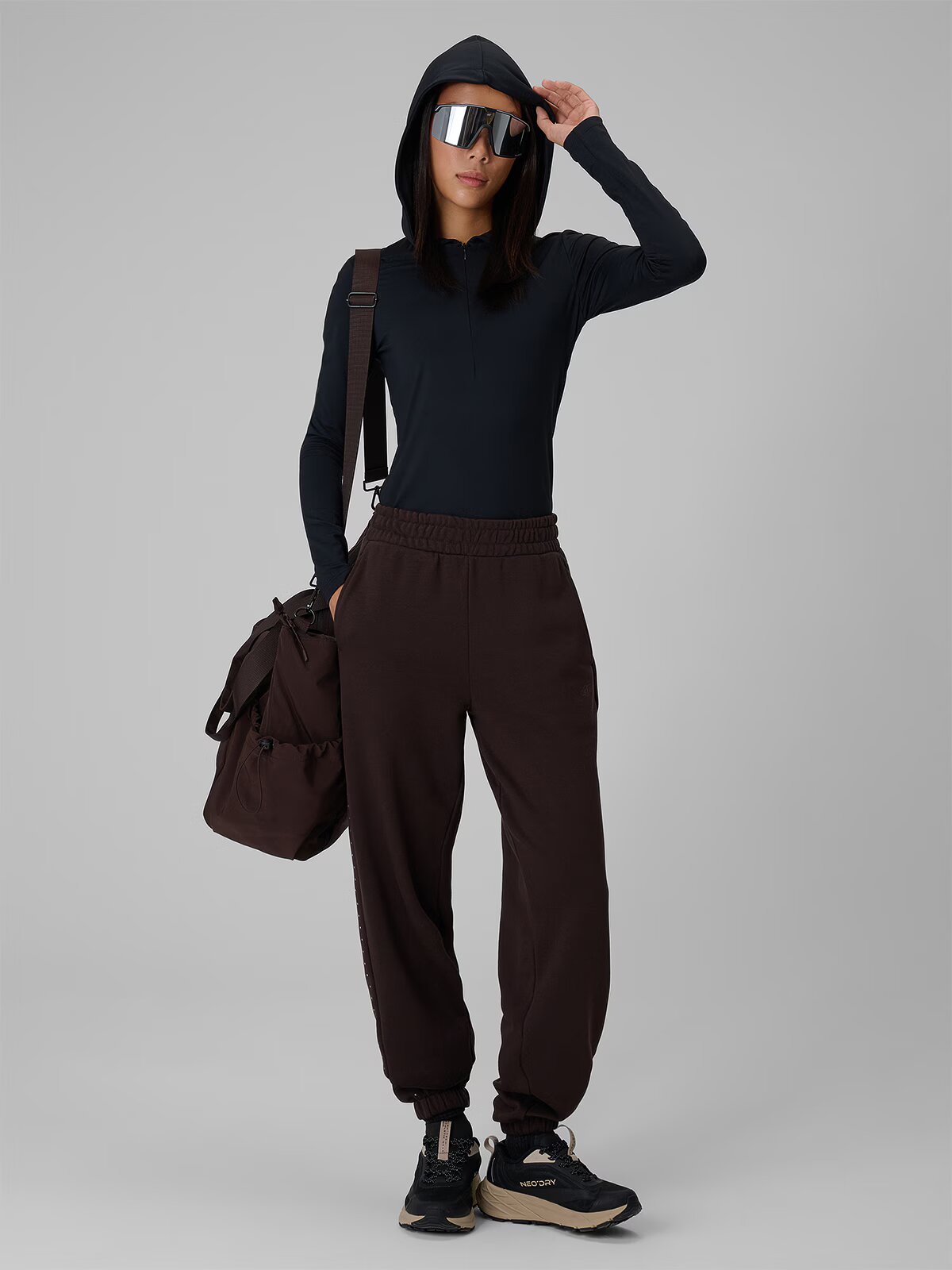 4F Pantaloni de trening jogger pentru femei - maro L