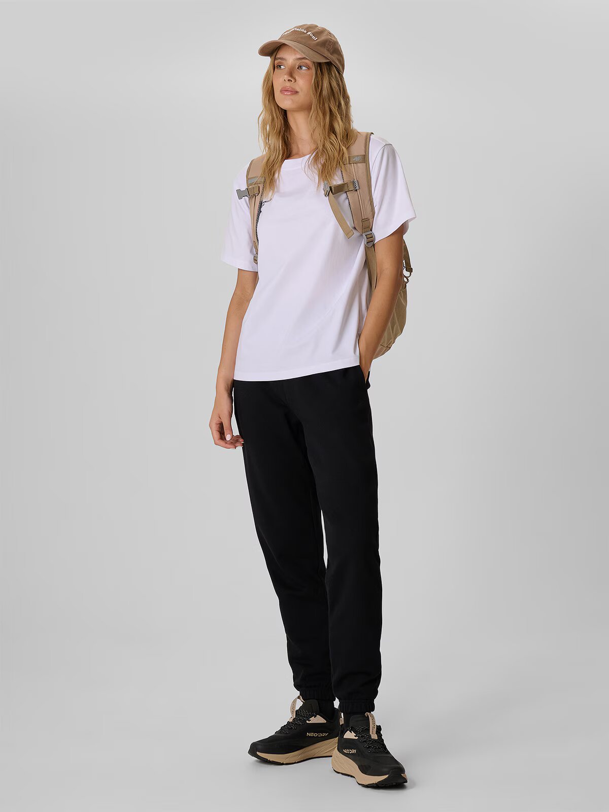 4F Pantaloni de trening jogger pentru femei - negri S