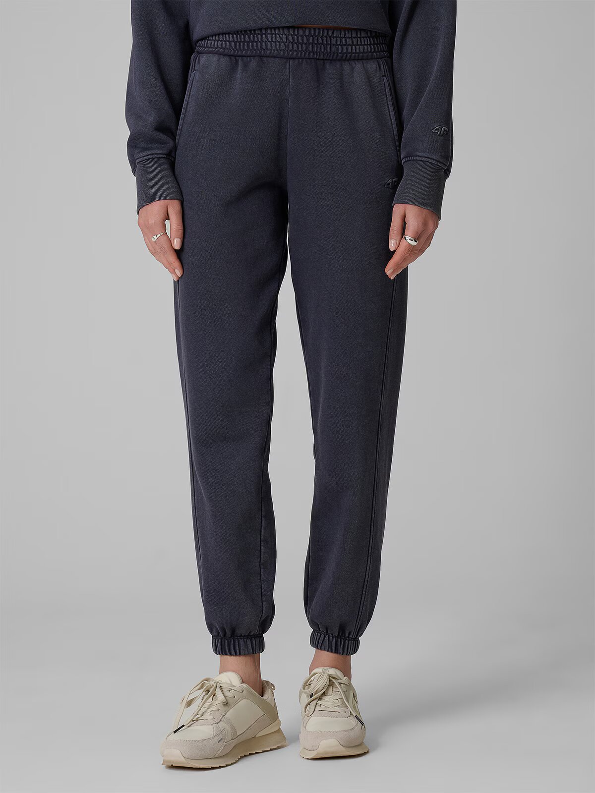4F Pantaloni de trening jogger pentru femei - XS