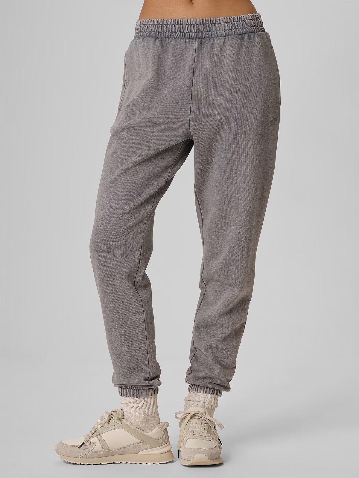 4F Pantaloni de trening jogger pentru femei - M