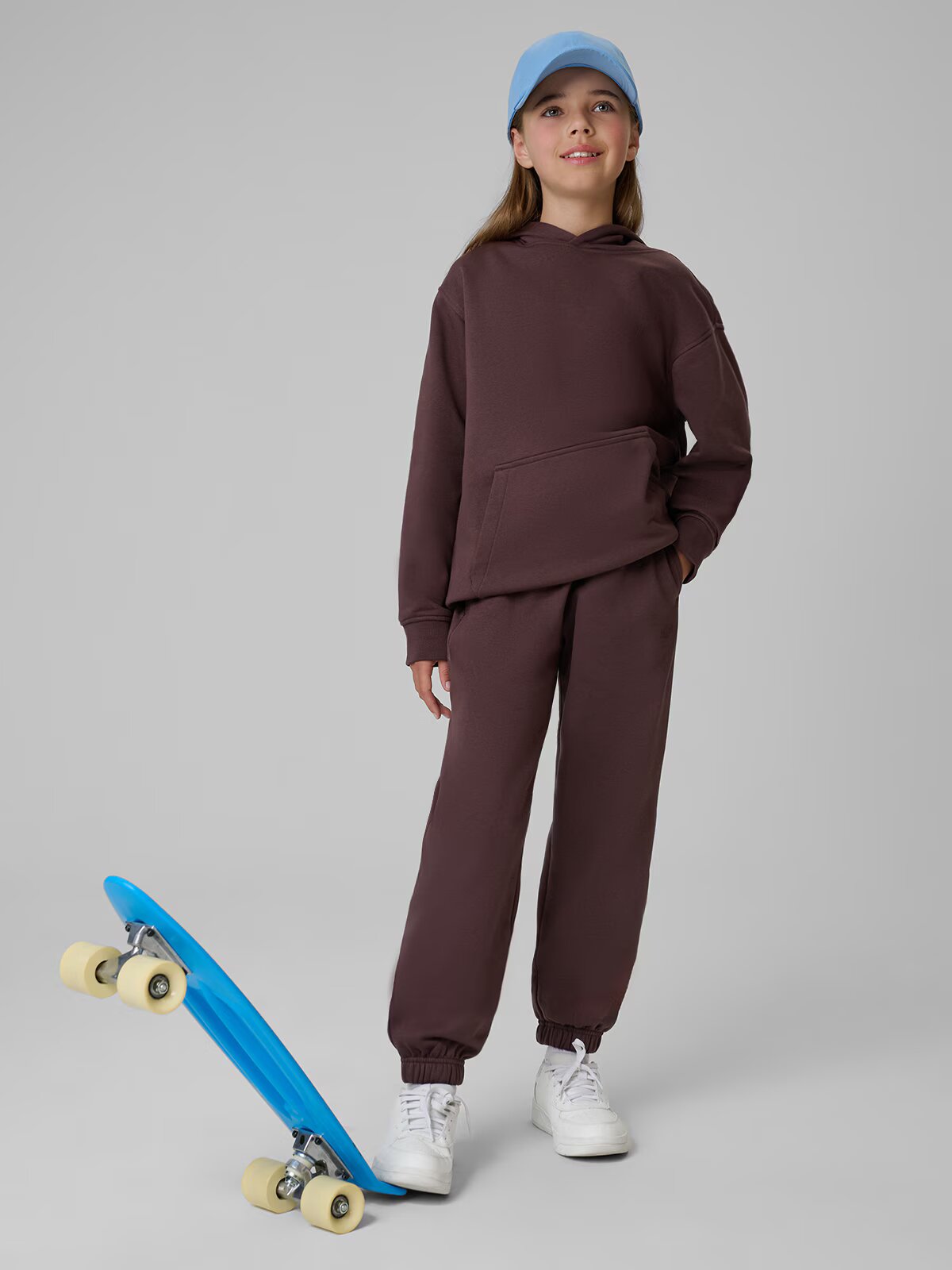 4F Pantaloni de trening jogger pentru fete - maro 152