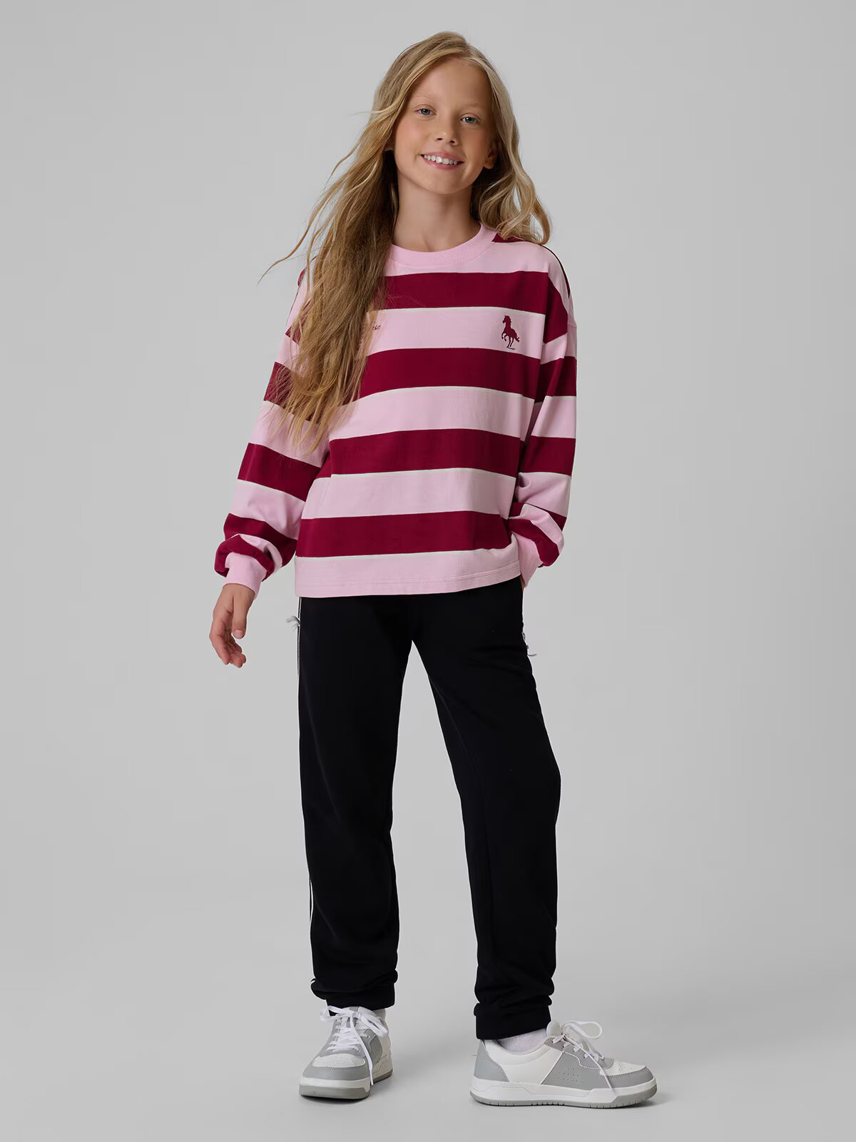 4F Pantaloni de trening jogger pentru fete - negri 128